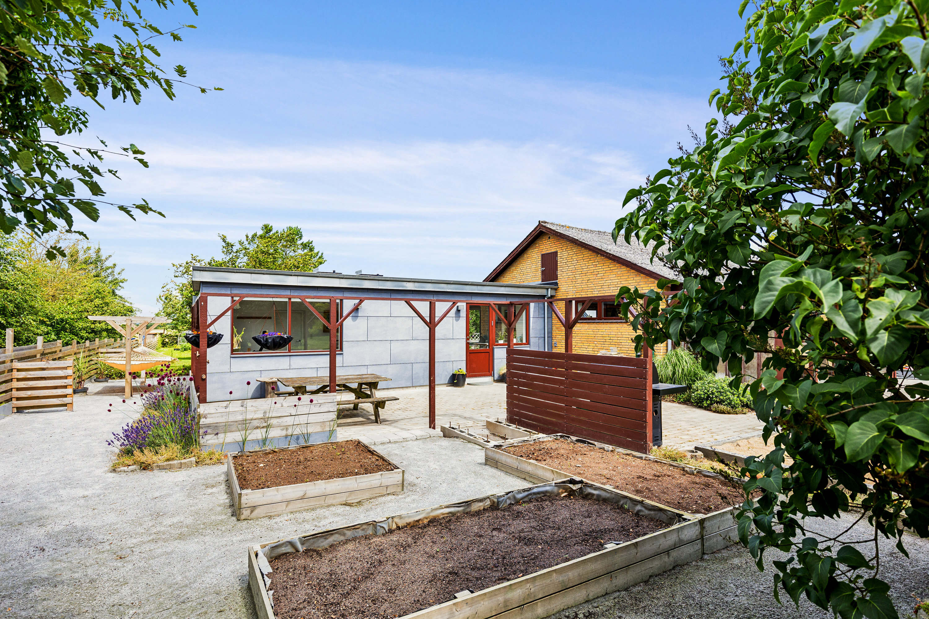 Fremhævet have billede i fuldskærmstilstand. Billede af Sejetvej 9 og 11, Skjold, 7130 Juelsminde