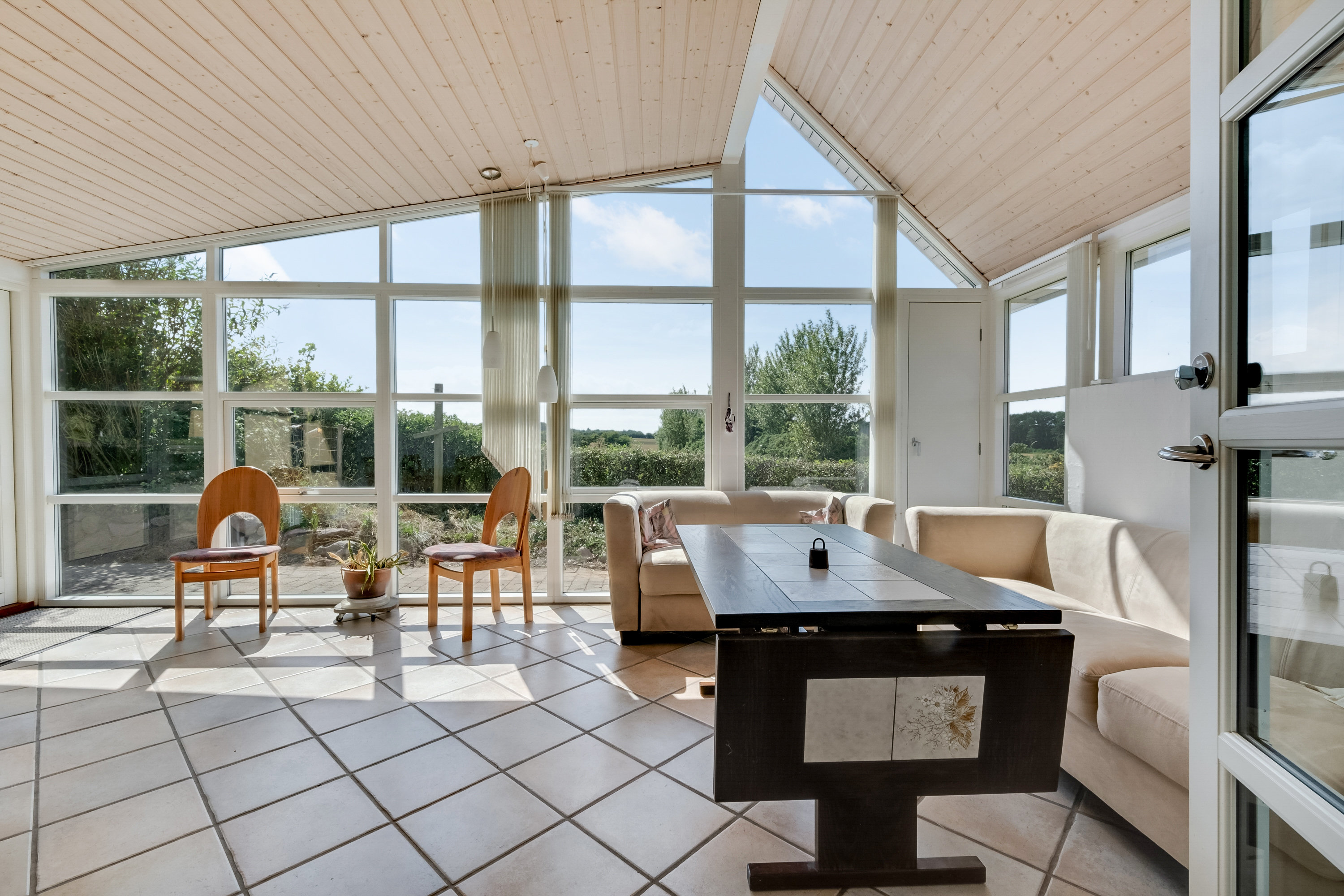 Fremhævet udestue billede i fuldskærmstilstand. Billede af Lundsgårdvej 5, Reveldrup, 5400 Bogense