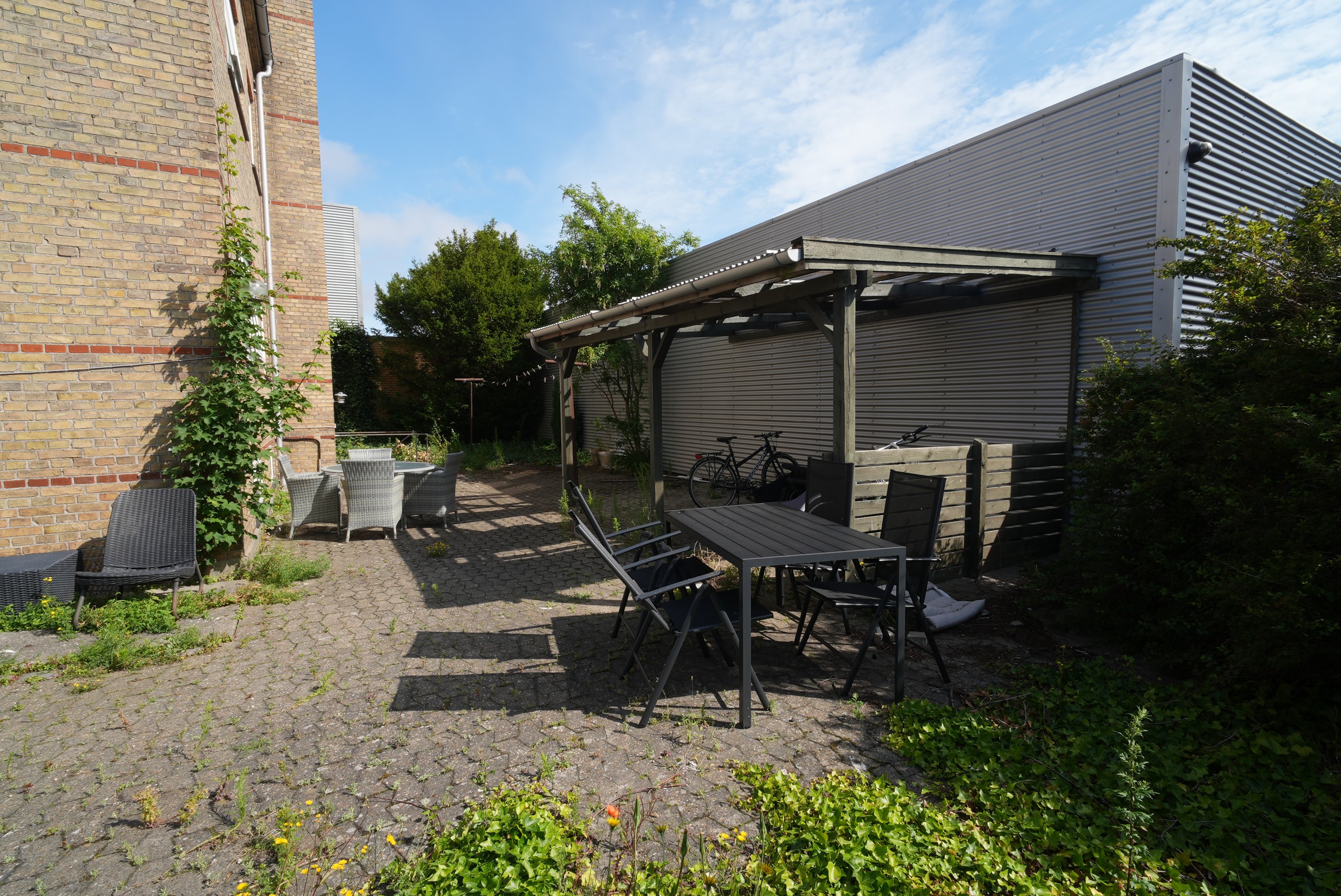 Fremhævet fælles baggård billede i fuldskærmstilstand. Billede af Hadsundvej 117, st.. tv., 9000 Aalborg