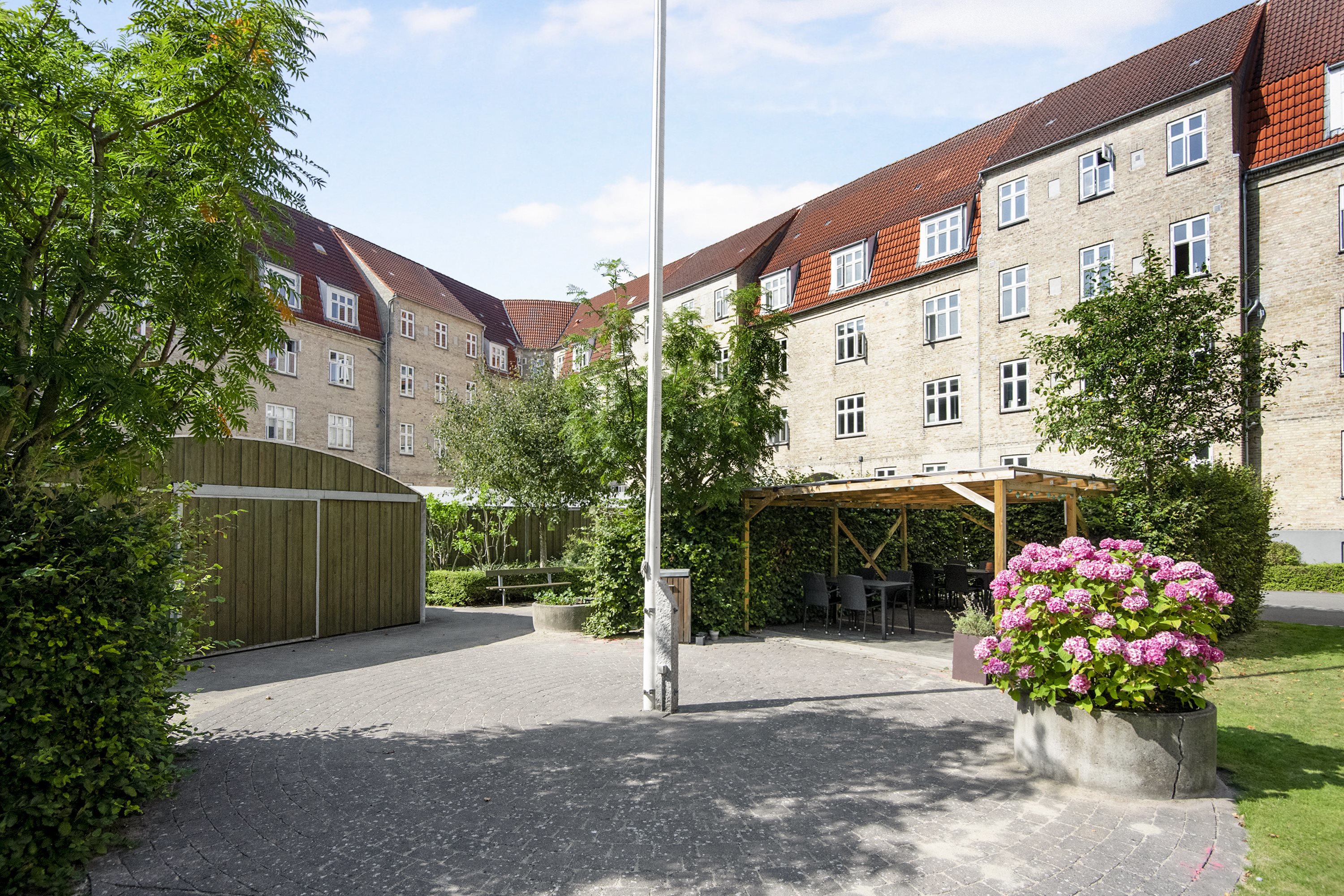 Fremhævet fælles gårdhave billede i fuldskærmstilstand. Billede af Finlandsgade 3, 3. tv., 9000 Aalborg