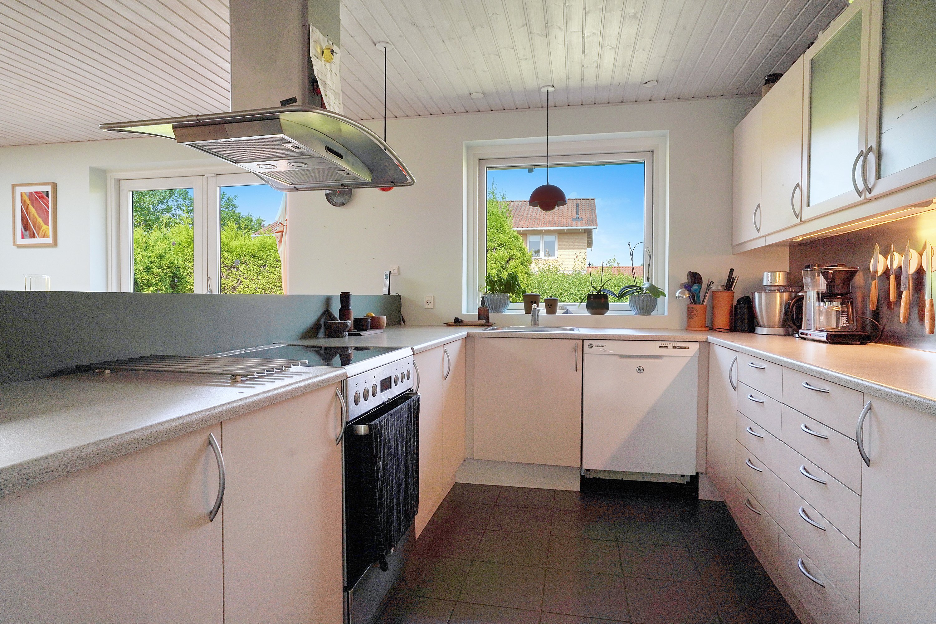 Fremhævet køkken billede i fuldskærmstilstand. Billede af Mølleengen 2, 3550 Slangerup