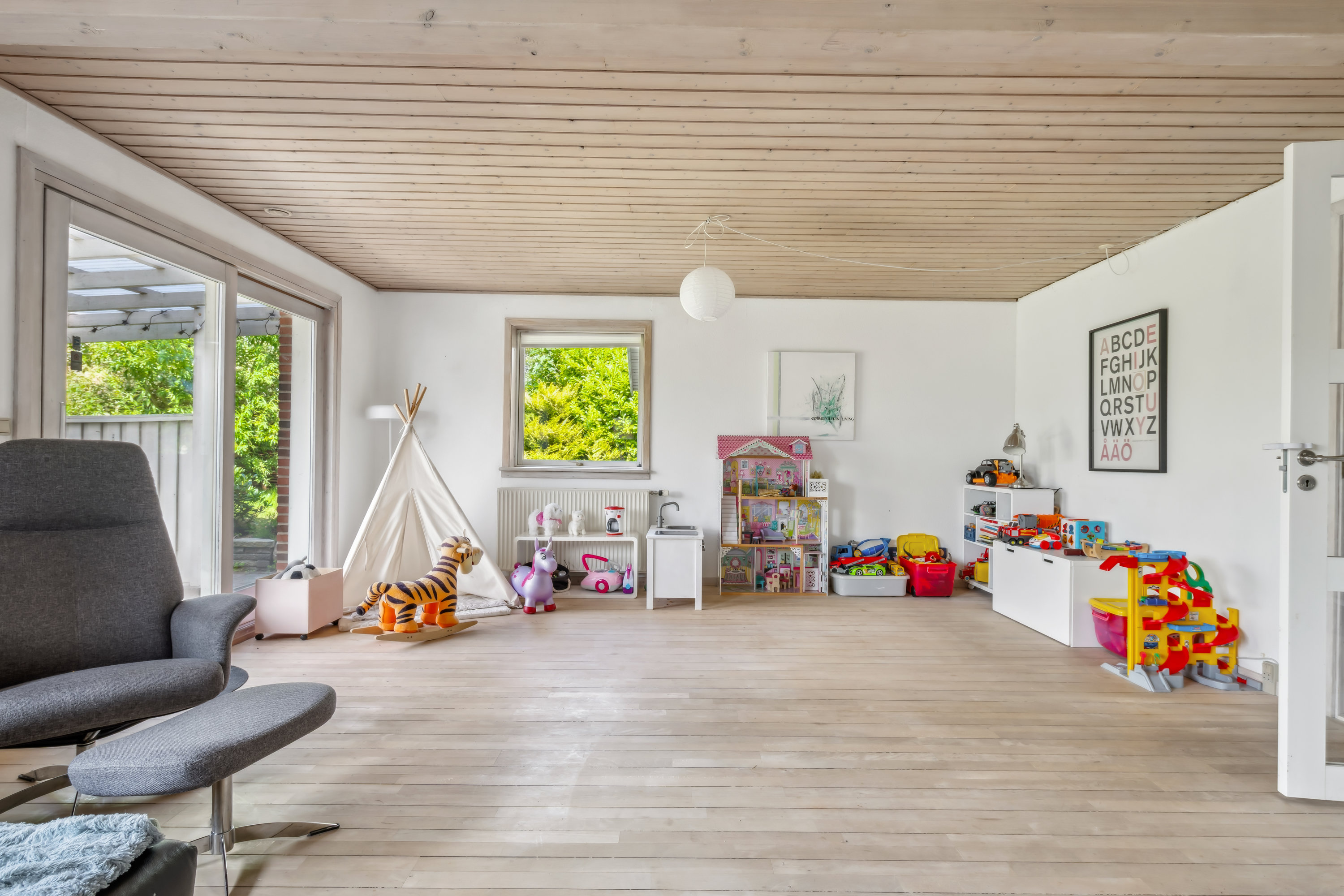 Fremhævet stue billede i fuldskærmstilstand. Billede af Søvej 126, 2791 Dragør