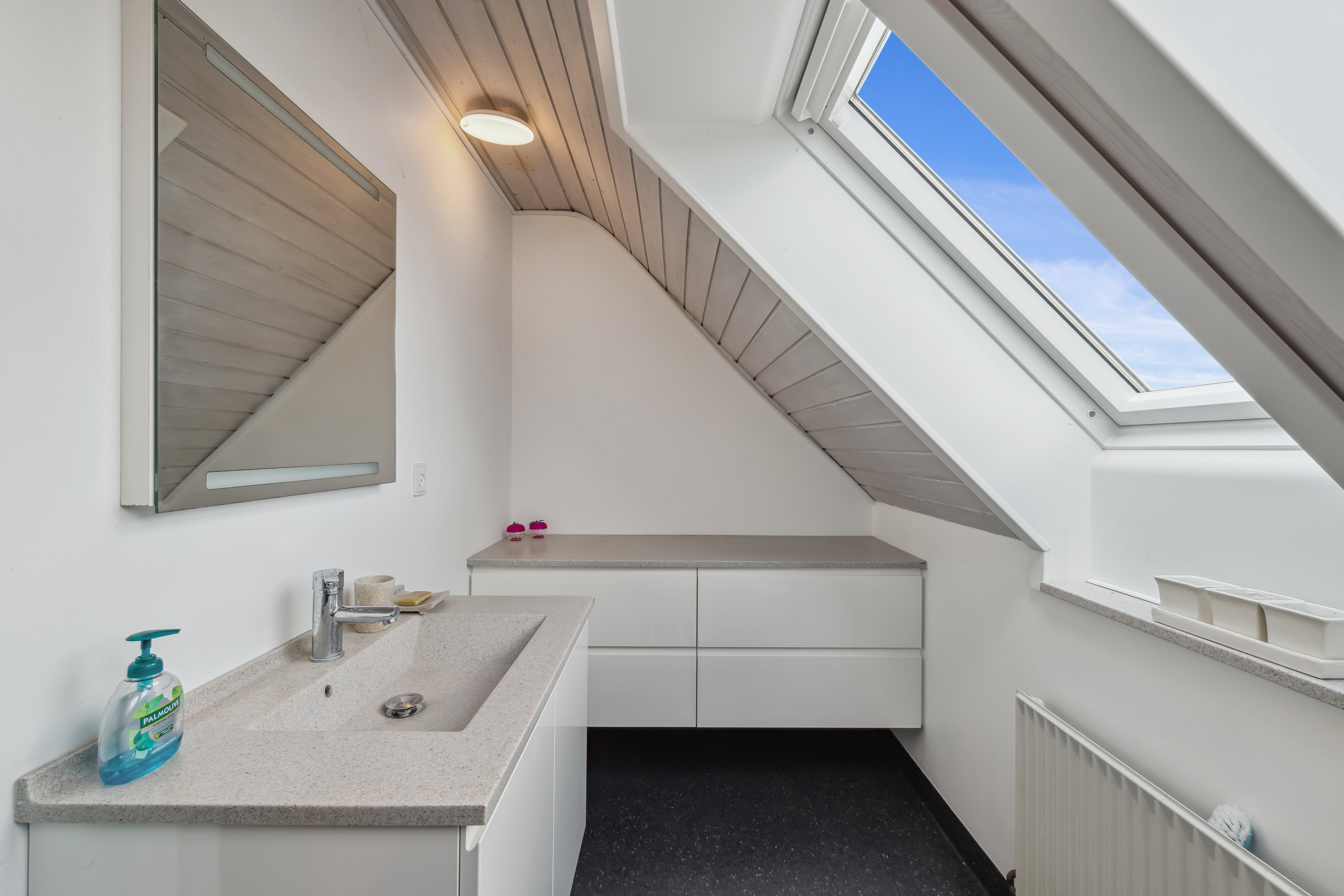 Fremhævet badeværelse billede i fuldskærmstilstand. Billede af Søvej 126, 2791 Dragør