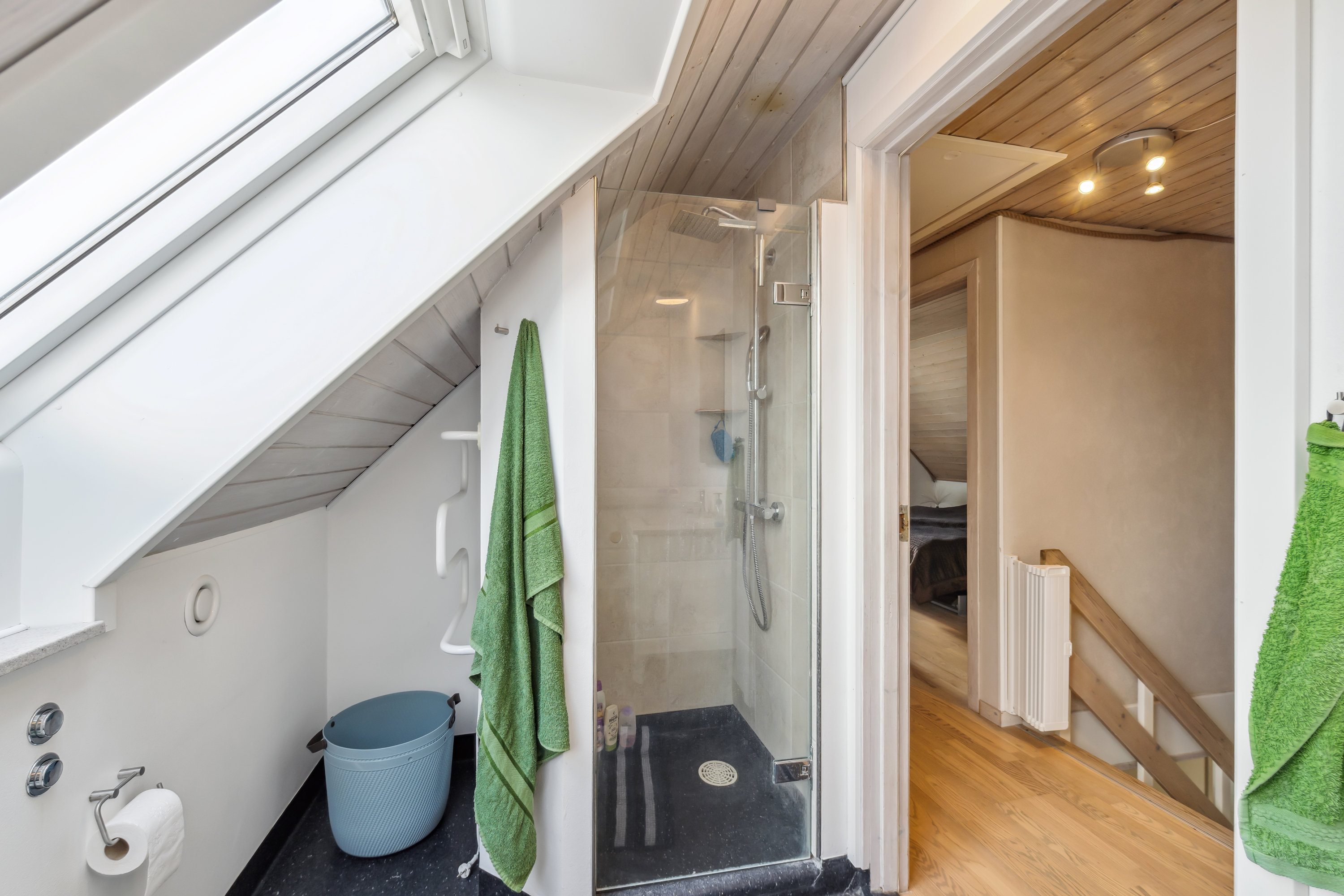 Fremhævet badeværelse billede i fuldskærmstilstand. Billede af Søvej 126, 2791 Dragør