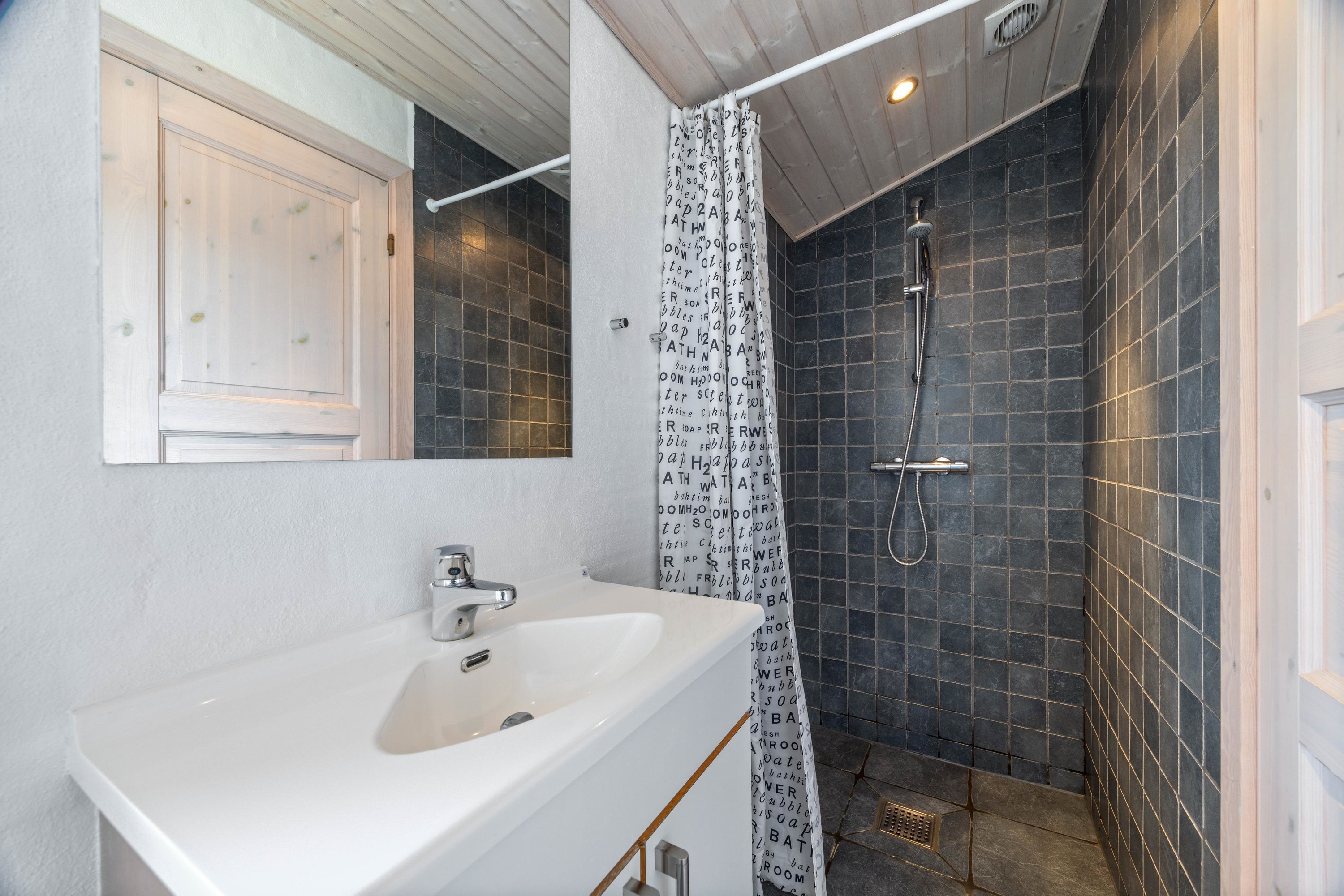 Fremhævet  billede i fuldskærmstilstand. Billede af Tingodden 226, Aargab, 6960 Hvide Sande