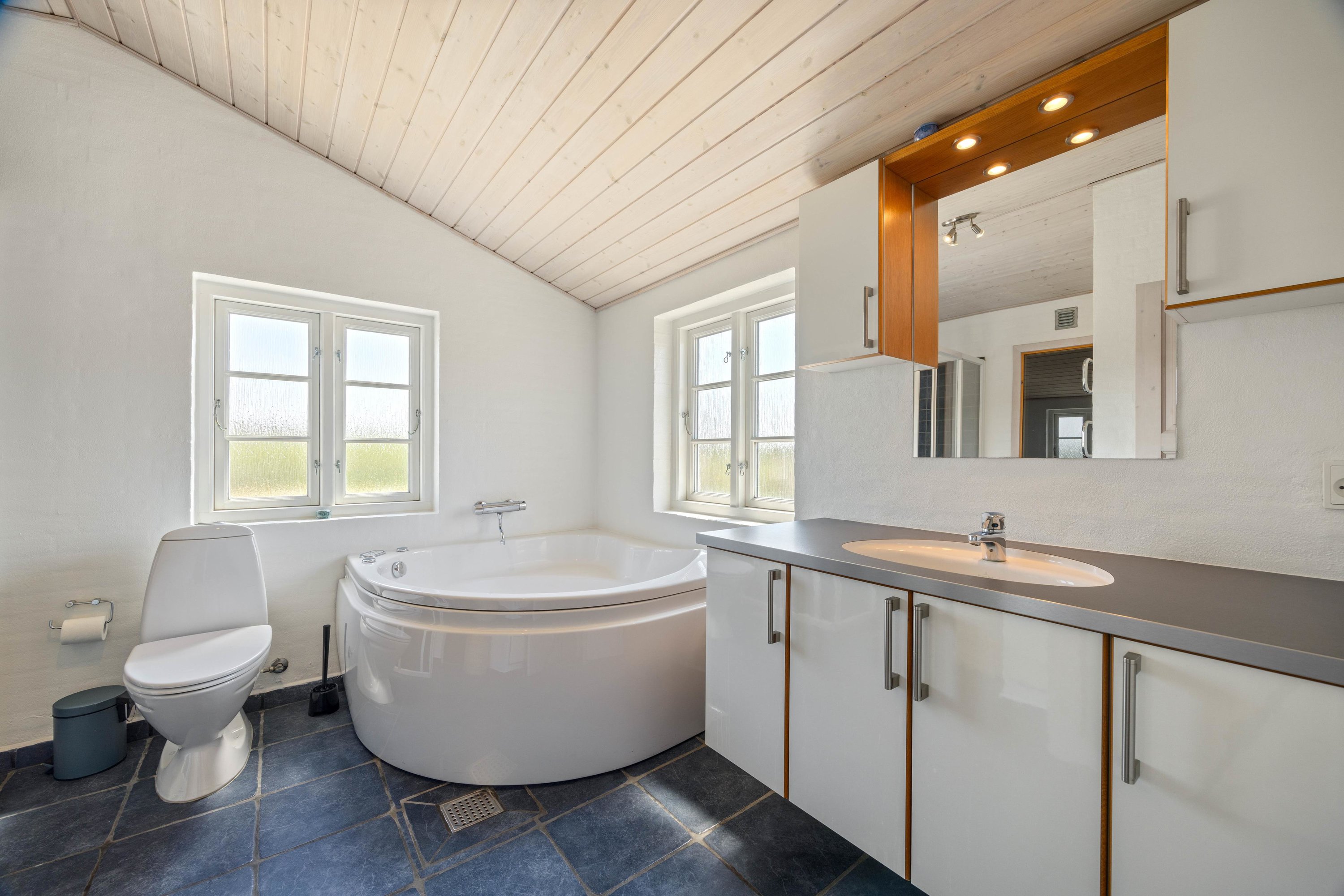 Fremhævet  billede i fuldskærmstilstand. Billede af Tingodden 226, Aargab, 6960 Hvide Sande