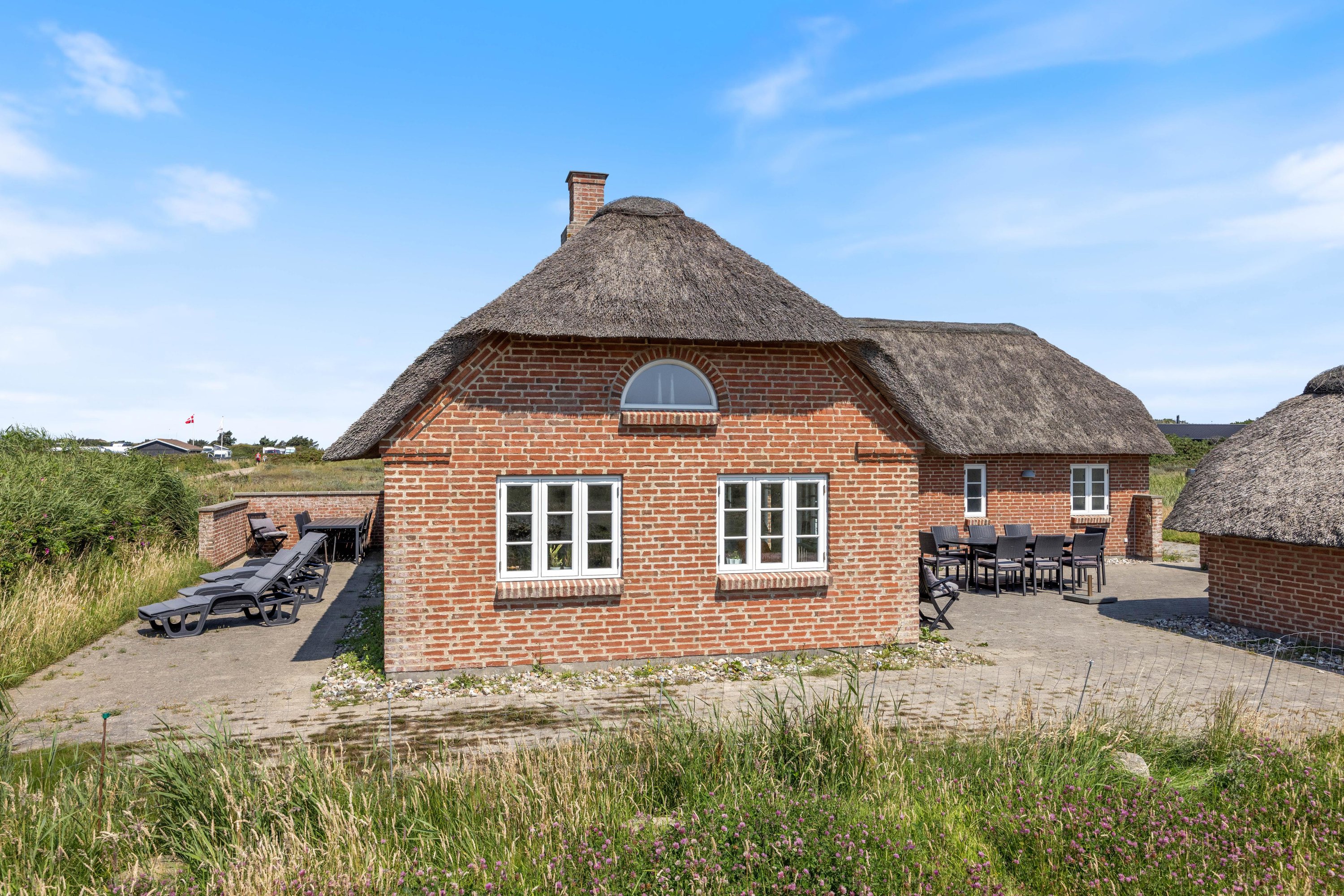 Fremhævet  billede i fuldskærmstilstand. Billede af Tingodden 226, Aargab, 6960 Hvide Sande