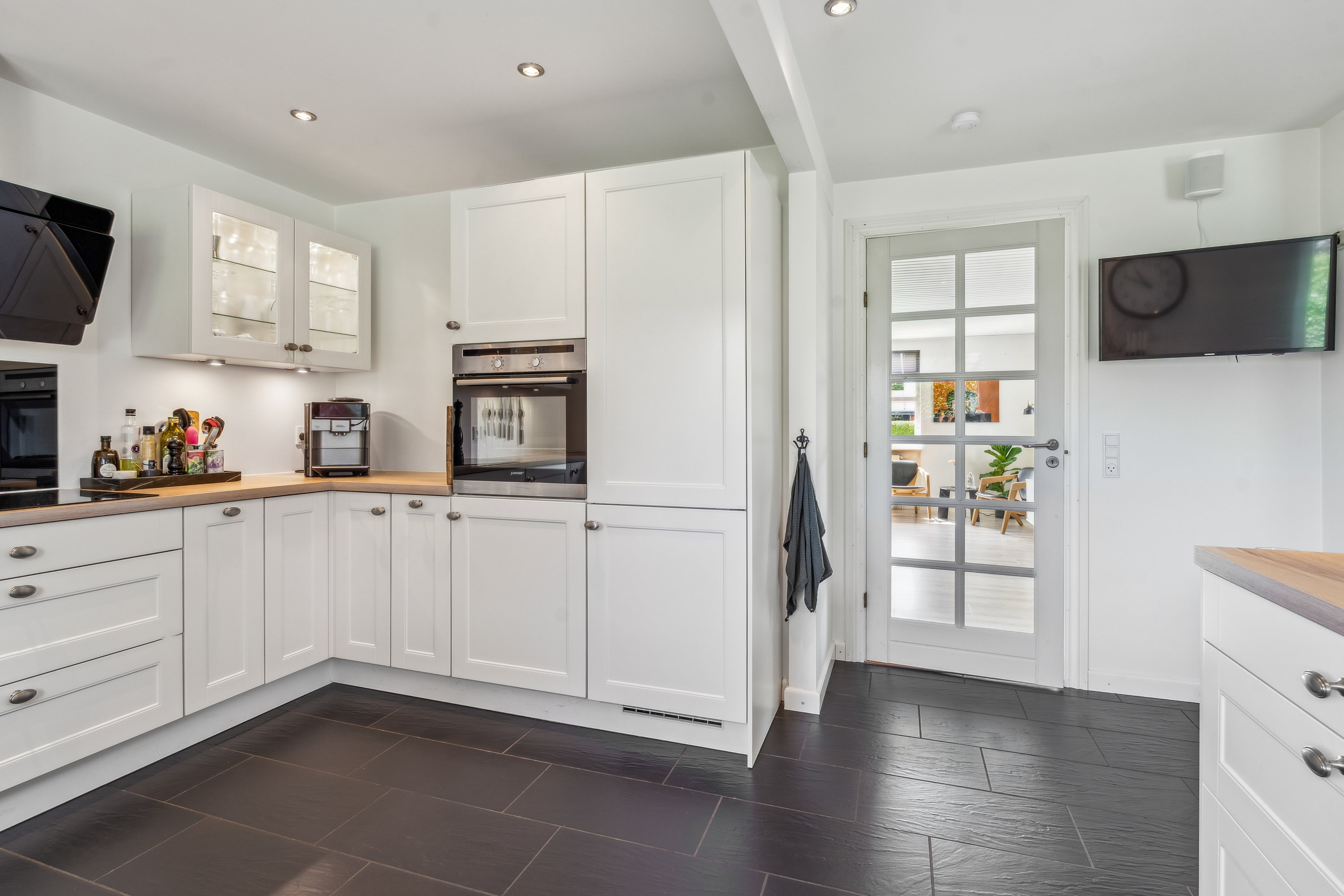 Fremhævet køkken billede i fuldskærmstilstand. Billede af Møllevej 21, 8783 Hornsyld