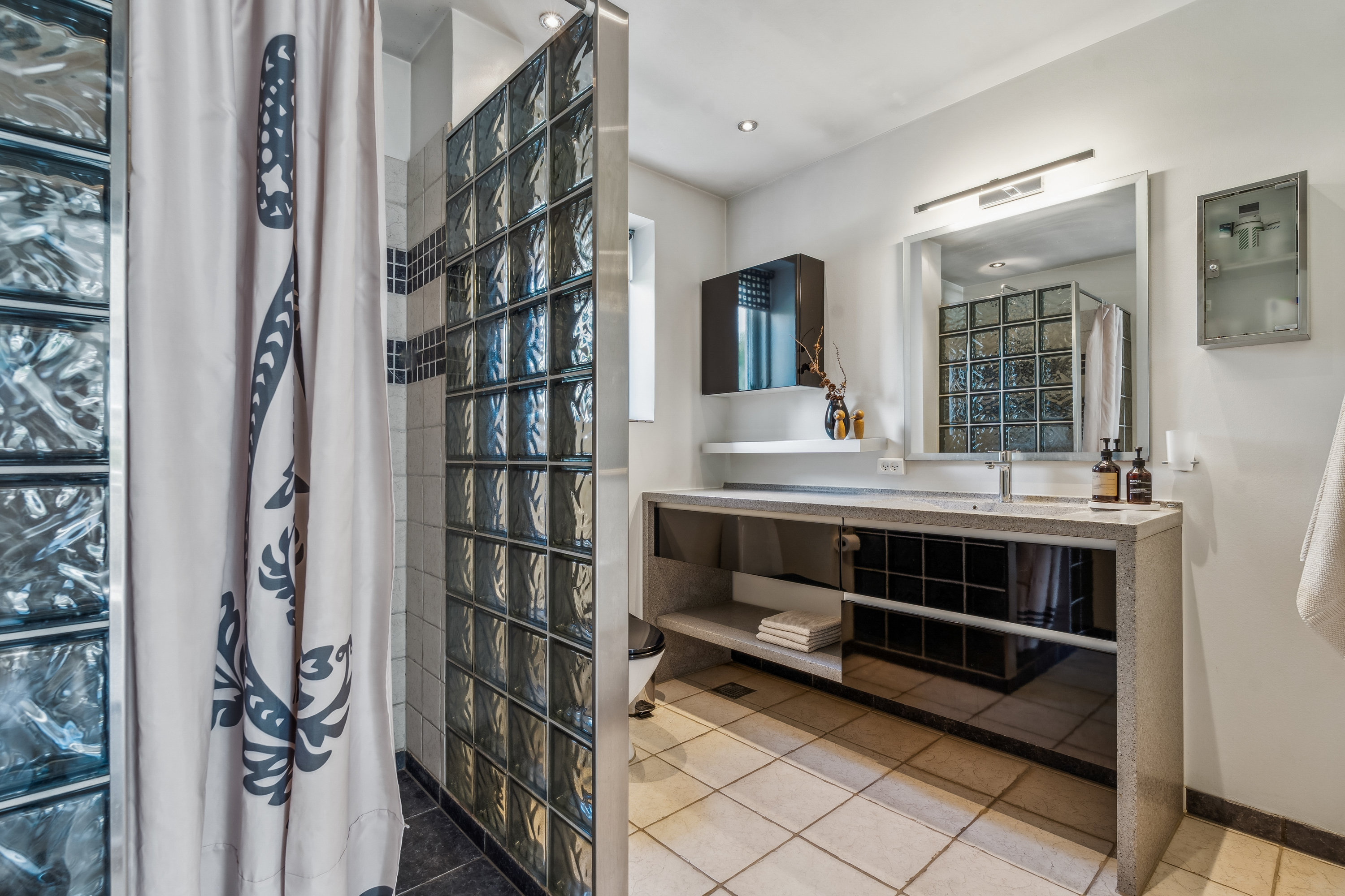 Fremhævet badeværelse billede i fuldskærmstilstand. Billede af Møllevej 21, 8783 Hornsyld