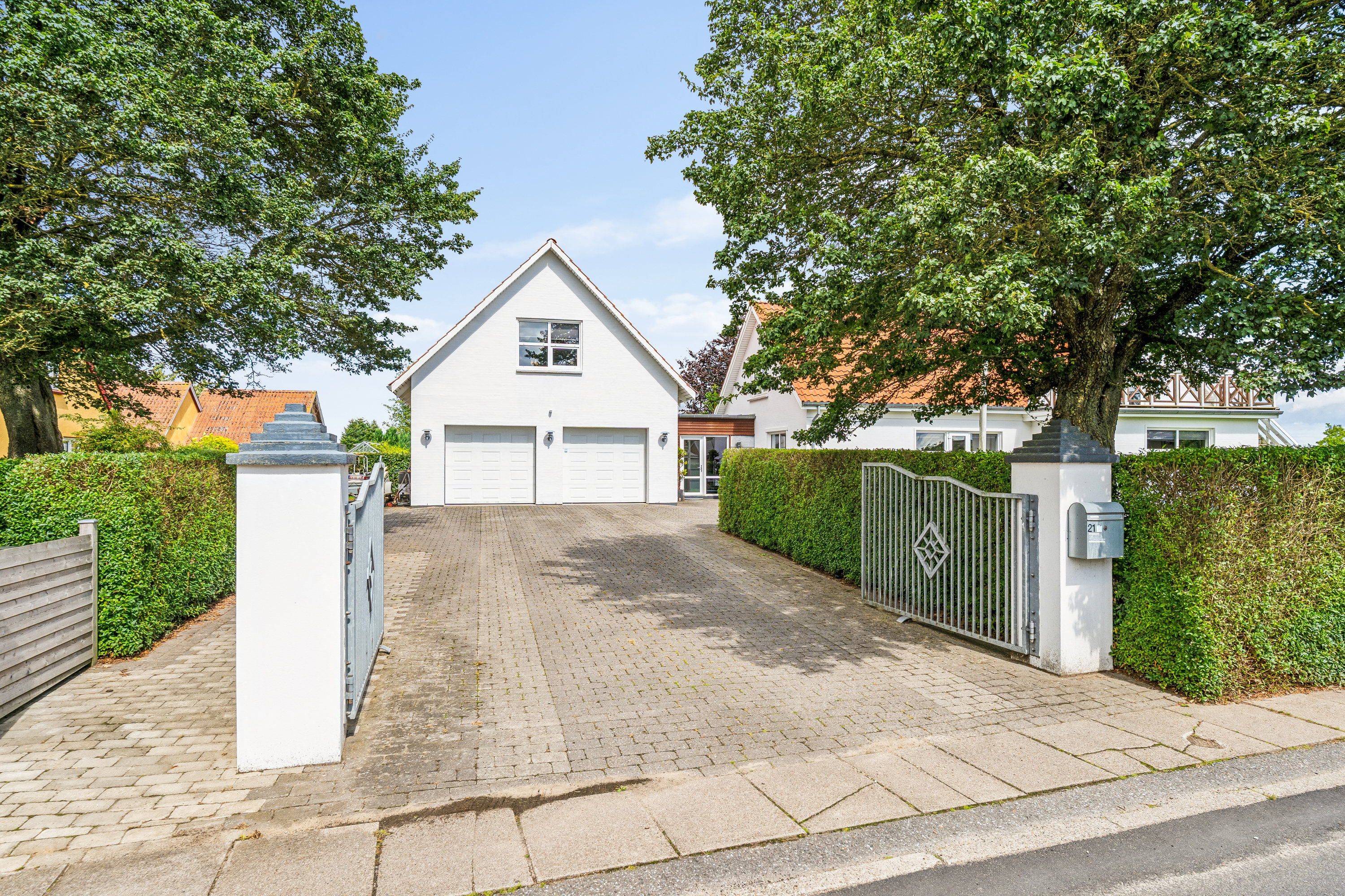 Fremhævet indkørsel billede i fuldskærmstilstand. Billede af Møllevej 21, 8783 Hornsyld