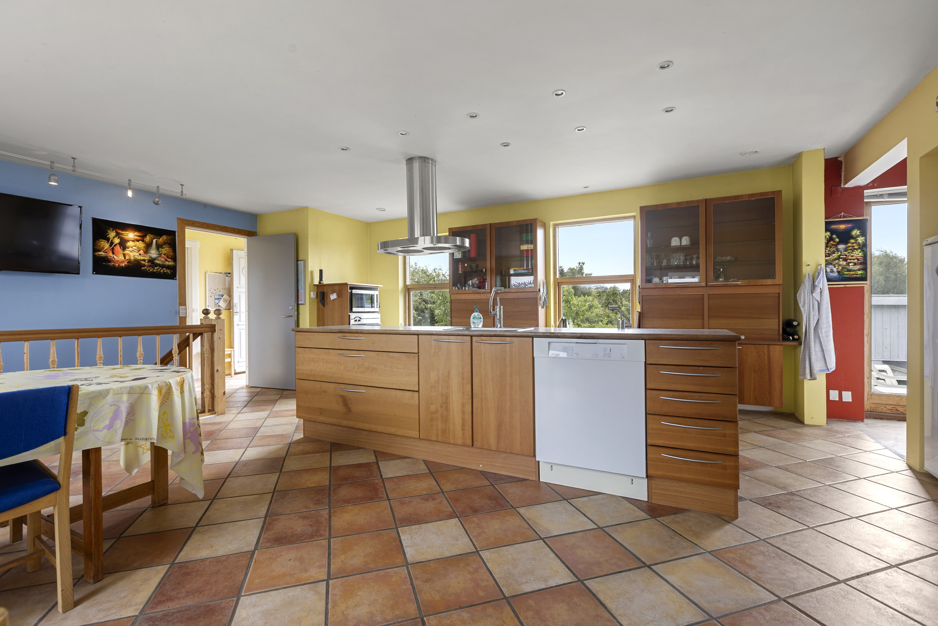 Fremhævet køkken billede i fuldskærmstilstand. Billede af Fyrvænget 28, Vellerup, 4050 Skibby