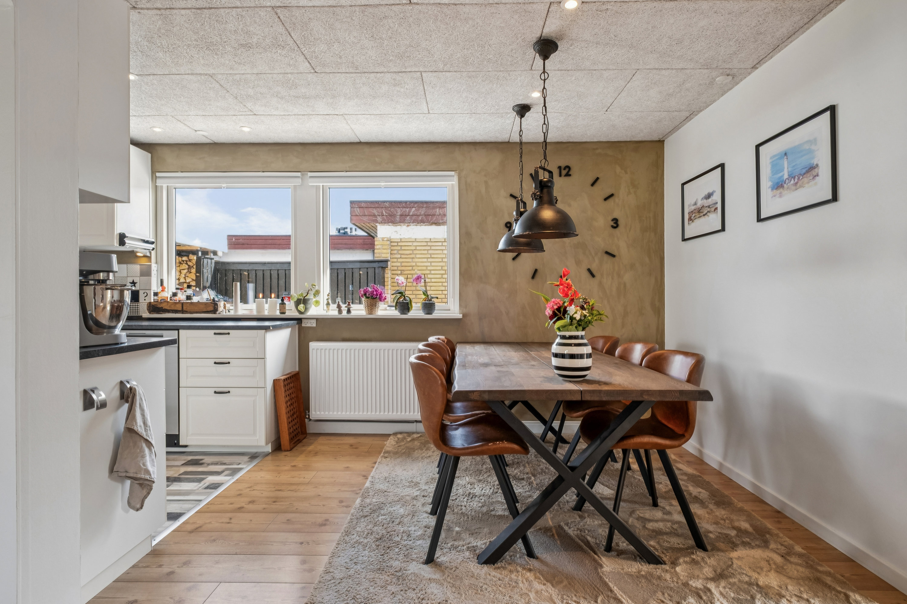 Fremhævet stue  billede i fuldskærmstilstand. Billede af Tornbjerg 80, 8732 Hovedgård