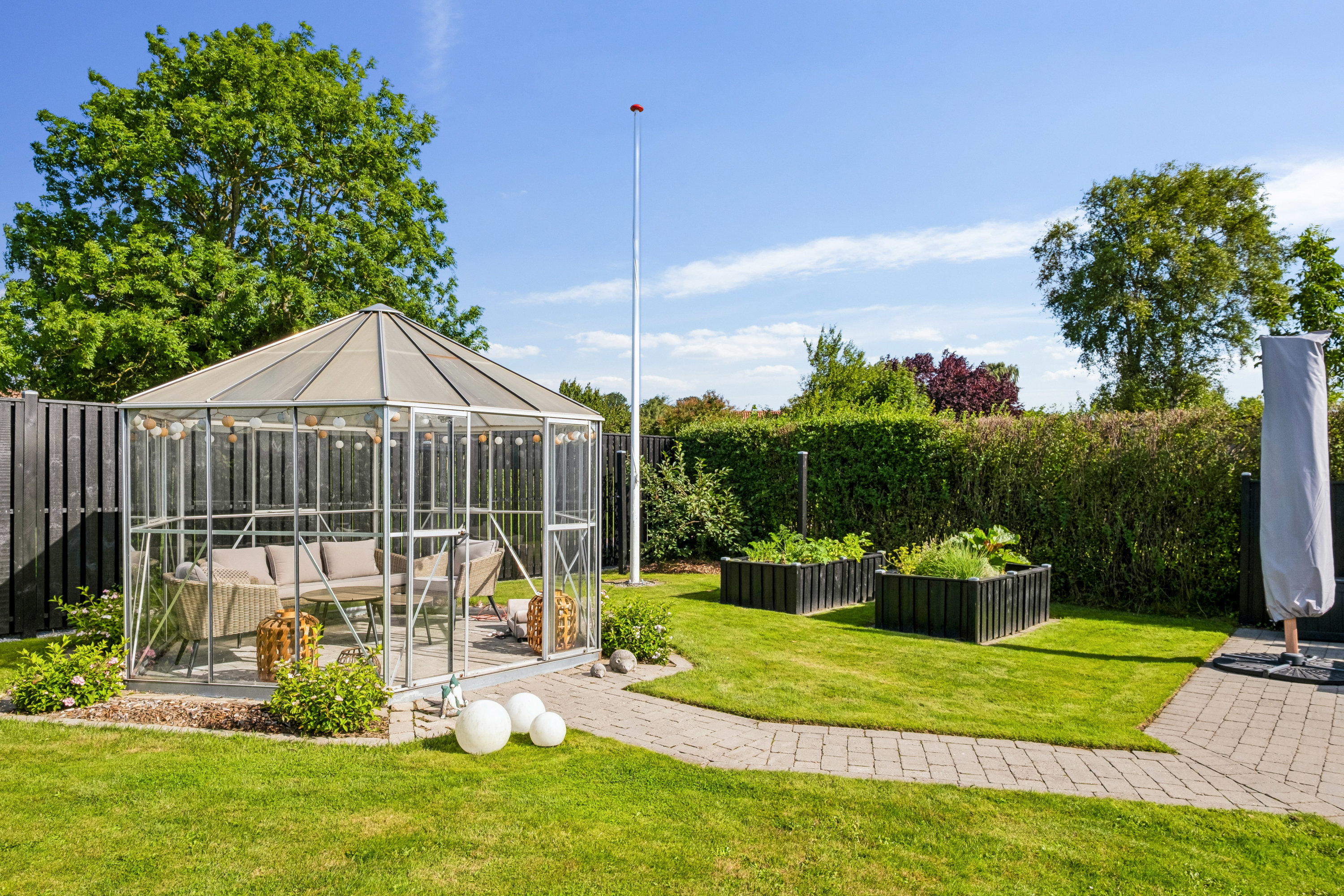 Fremhævet have billede i fuldskærmstilstand. Billede af Tornbjerg 80, 8732 Hovedgård