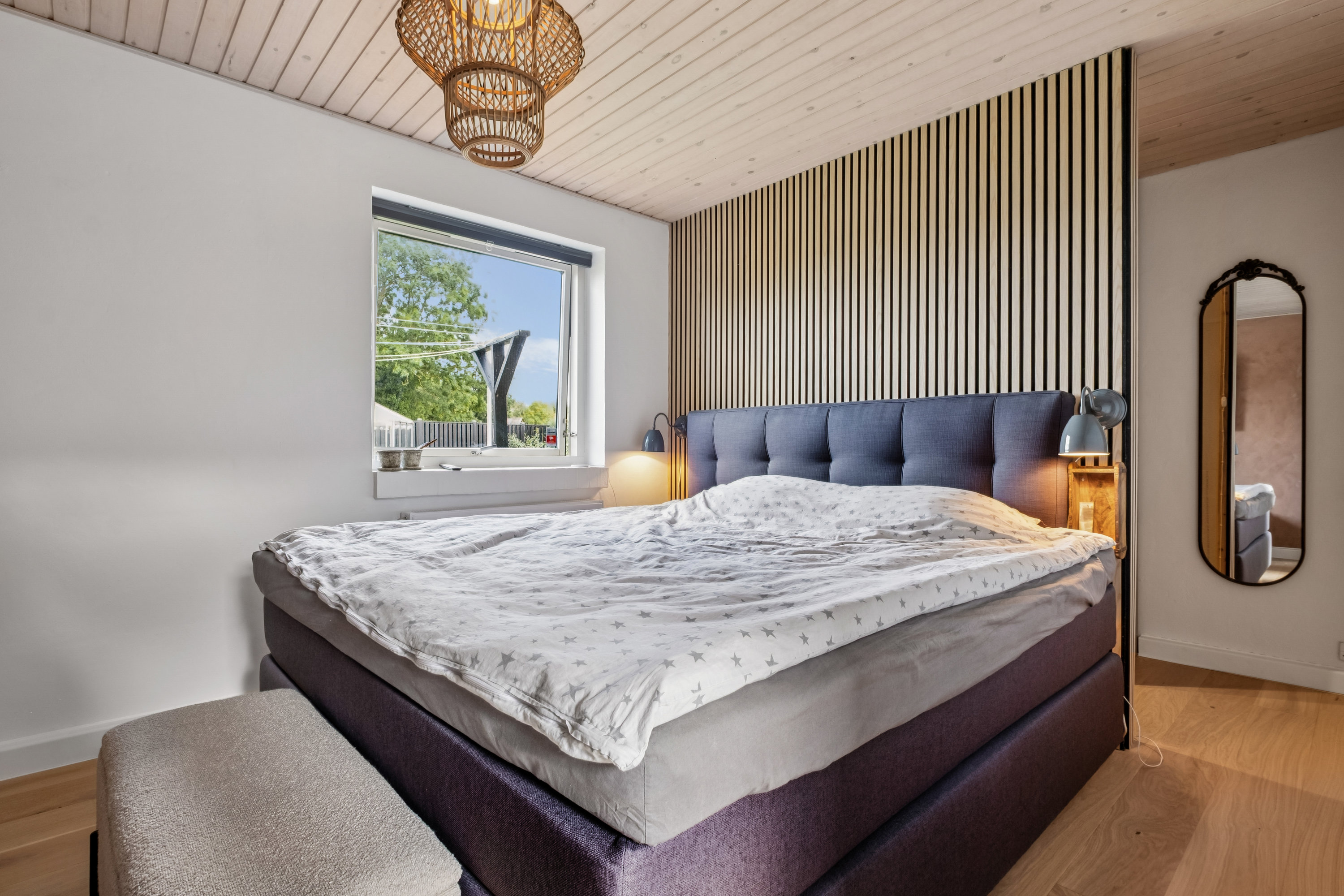 Fremhævet soveværelse billede i fuldskærmstilstand. Billede af Tornbjerg 80, 8732 Hovedgård