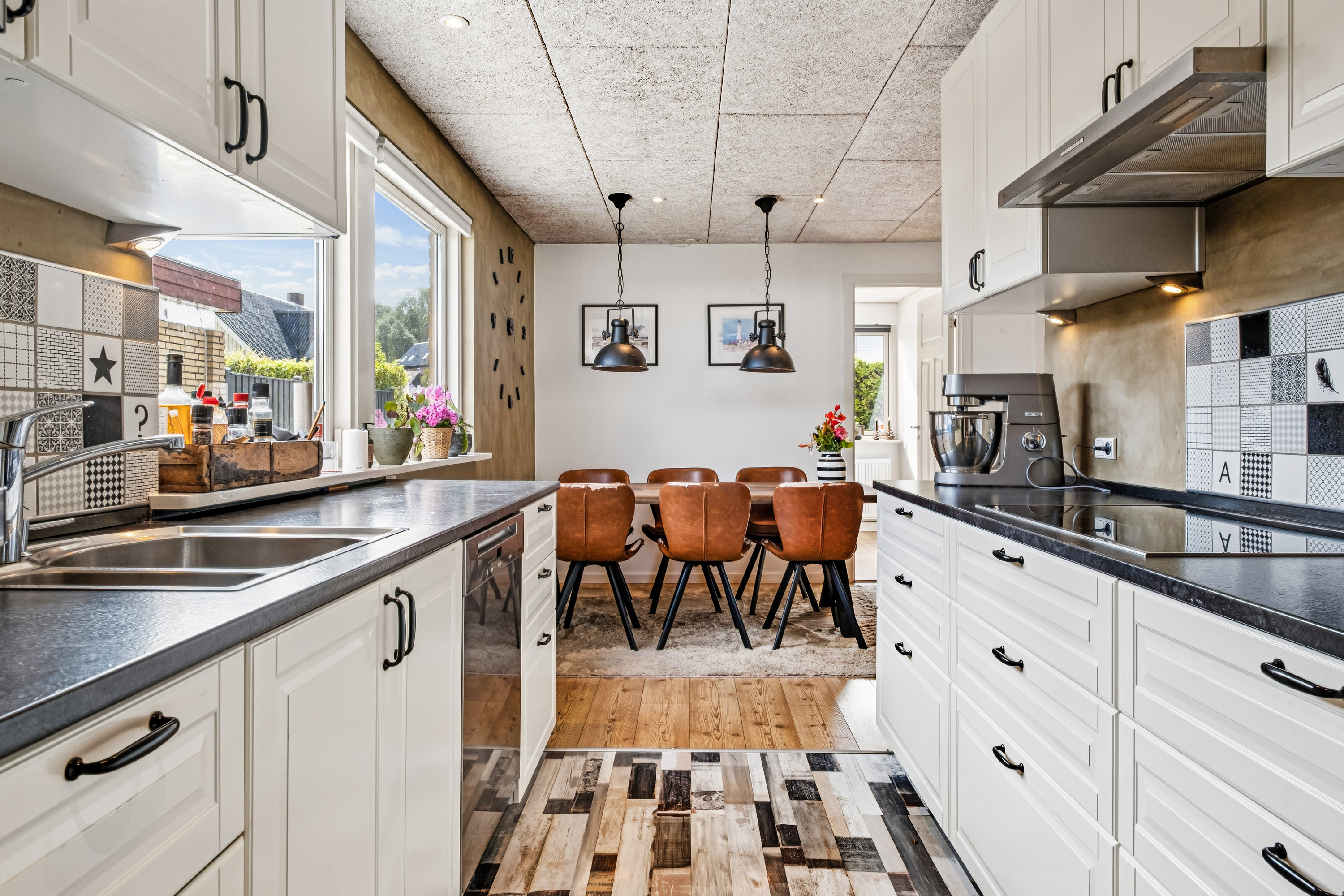 Fremhævet køkken billede i fuldskærmstilstand. Billede af Tornbjerg 80, 8732 Hovedgård