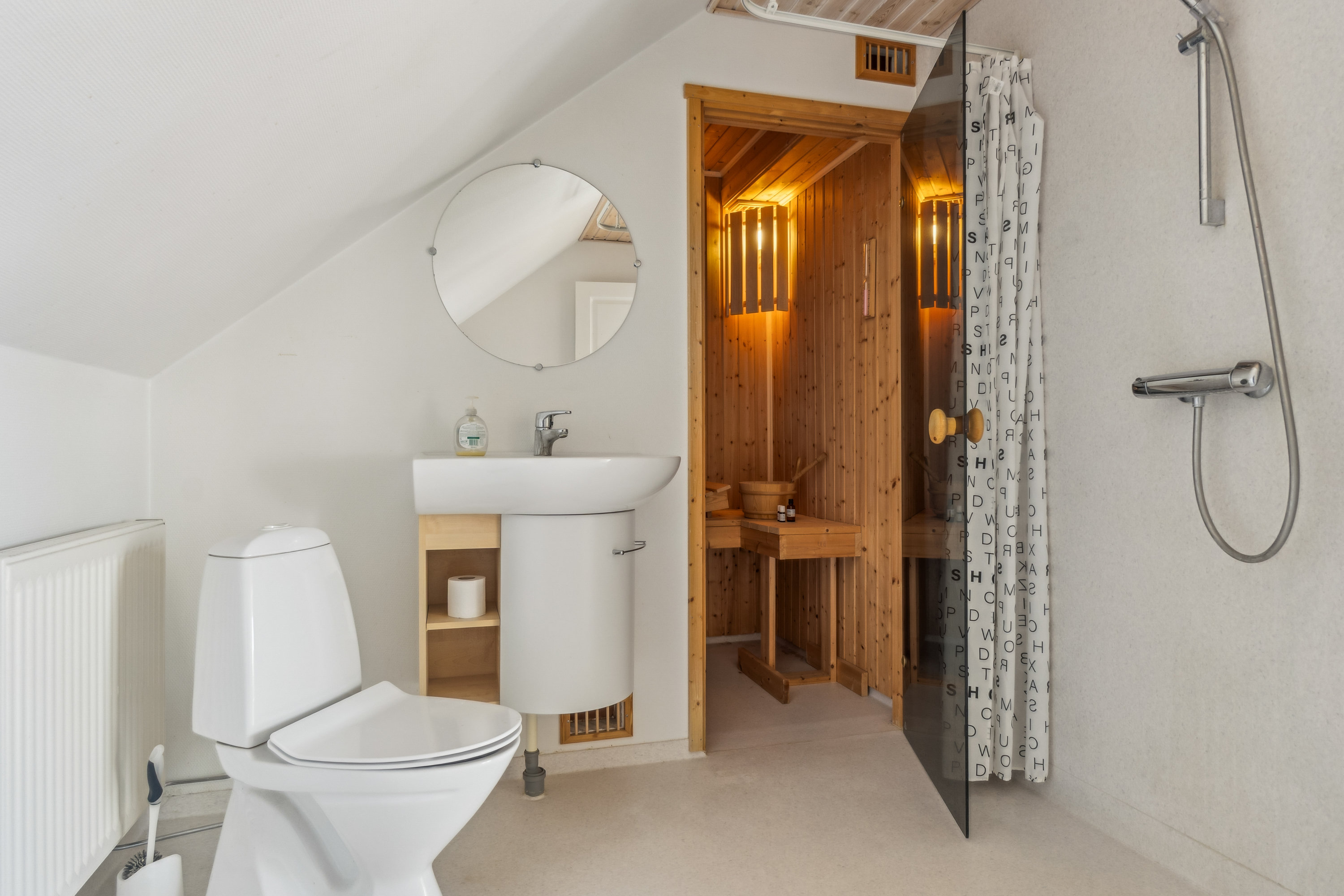 Fremhævet badeværelse billede i fuldskærmstilstand. Billede af Elmelunden 28, 4270 Høng