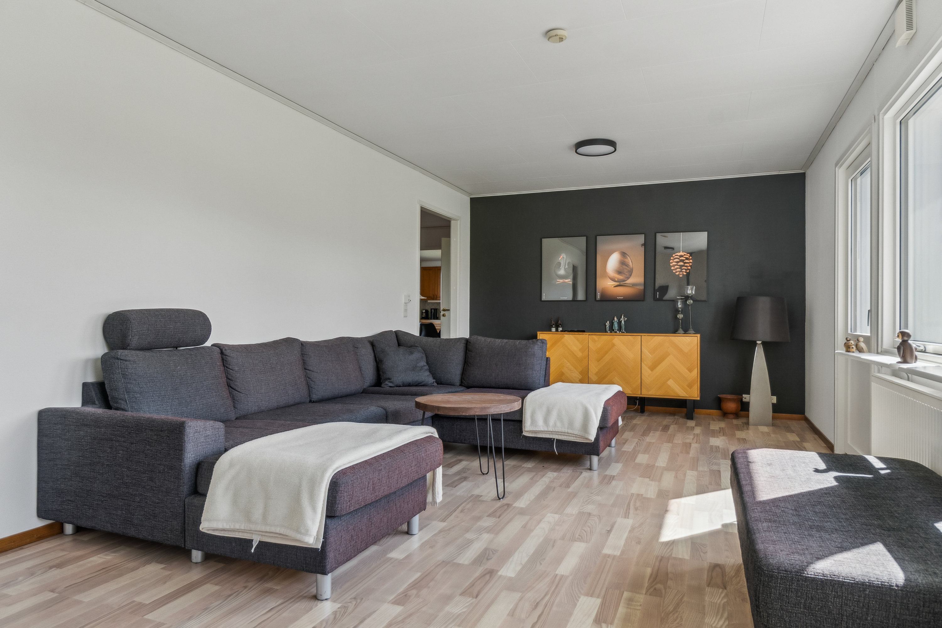 Fremhævet stue billede i fuldskærmstilstand. Billede af Elmelunden 28, 4270 Høng