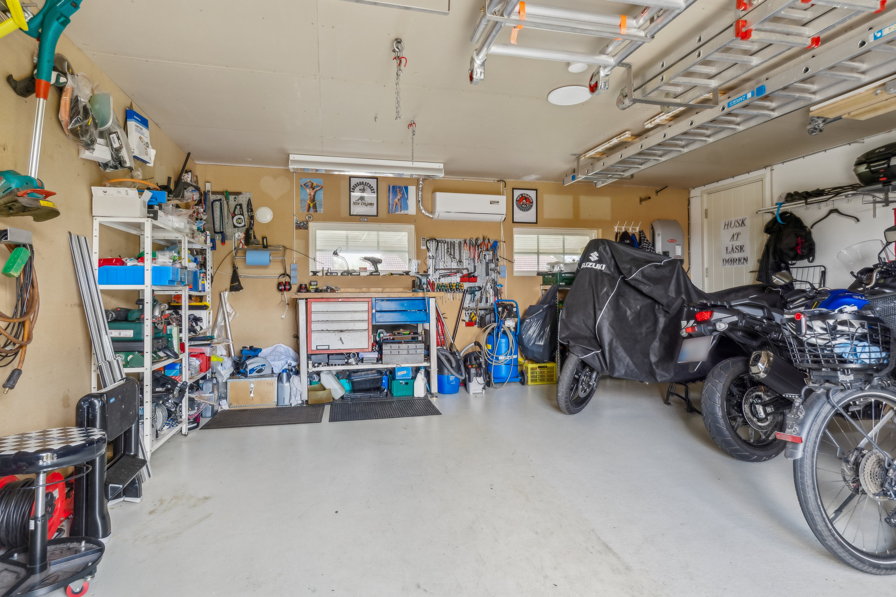 Fremhævet garage billede i fuldskærmstilstand. Billede af Elmelunden 28, 4270 Høng