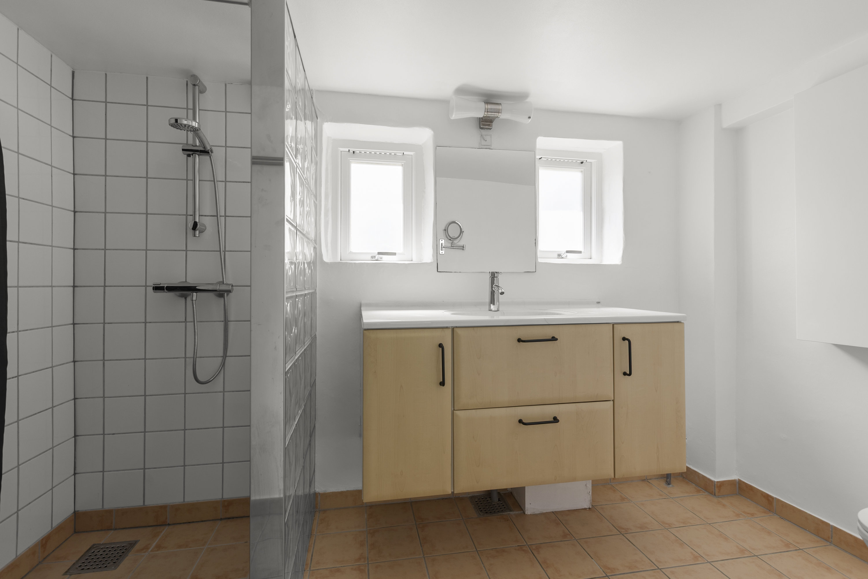 Fremhævet badeværelse billede i fuldskærmstilstand. Billede af Holbækvej 133, 4400 Kalundborg