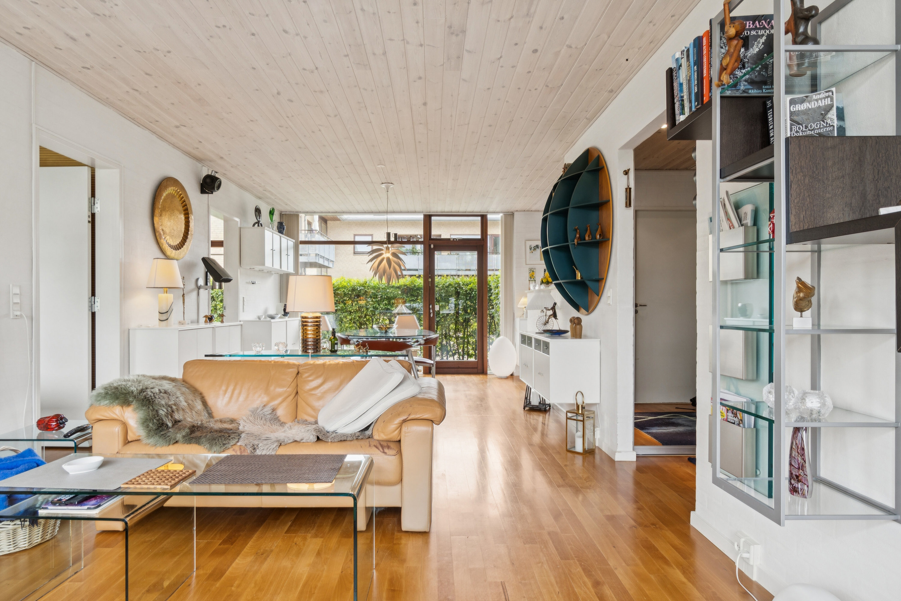 Fremhævet stue billede i fuldskærmstilstand. Billede af Ørbækgårds Alle 903, st.. th., 2970 Hørsholm