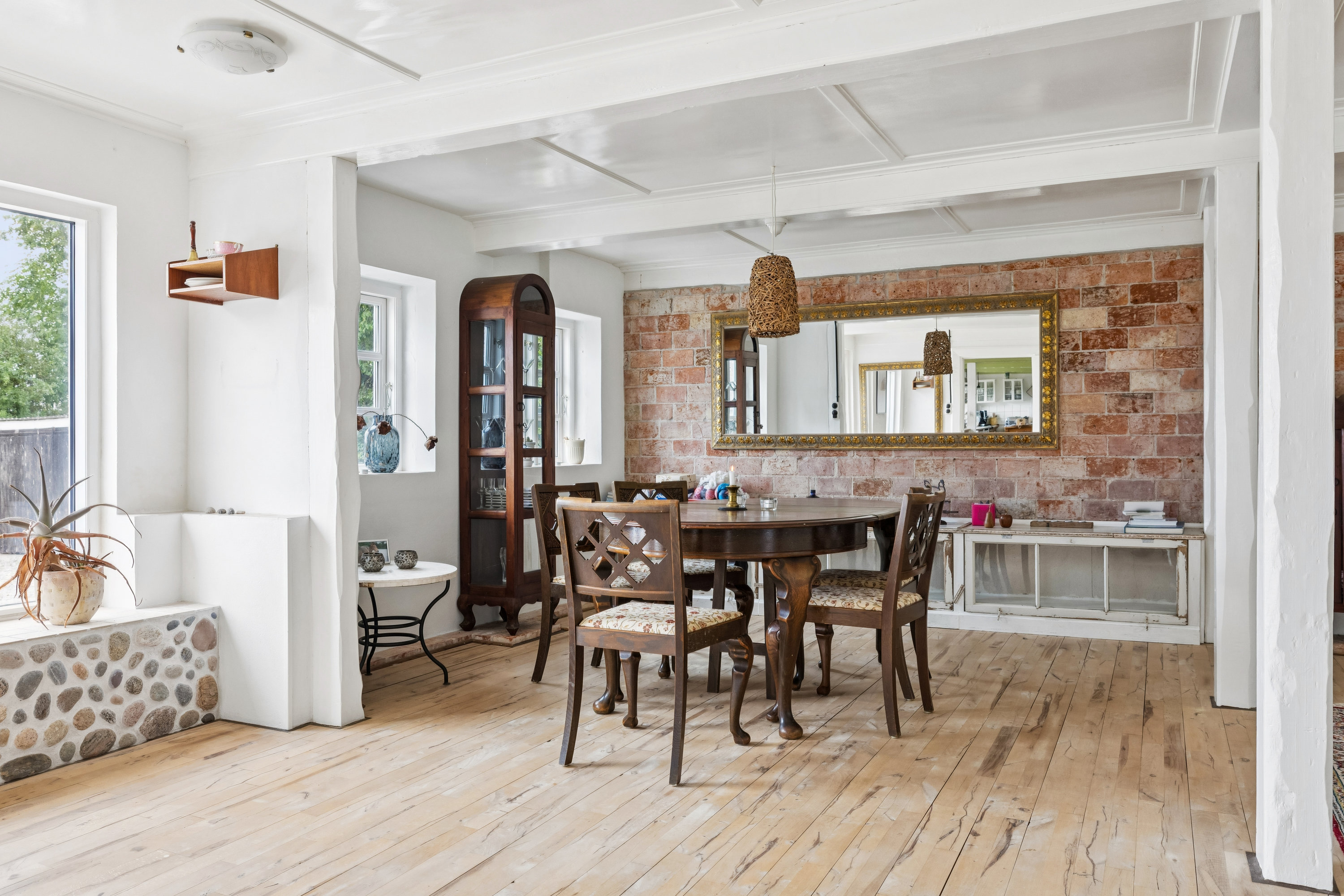 Fremhævet stue billede i fuldskærmstilstand. Billede af Lebymarksvej 8, 5985 Søby Ærø