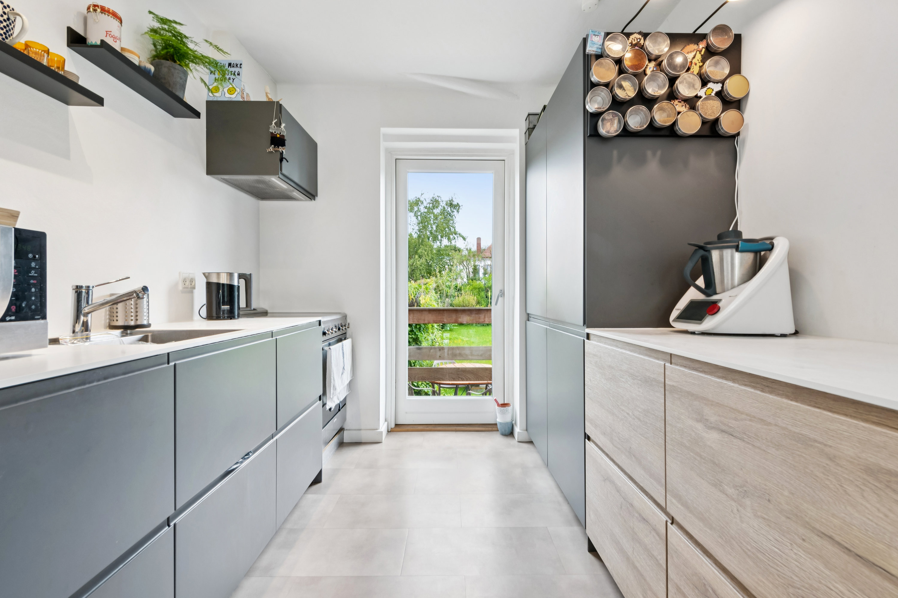 Fremhævet køkken billede i fuldskærmstilstand. Billede af Christian X's Alle 82, 2800 Kongens Lyngby