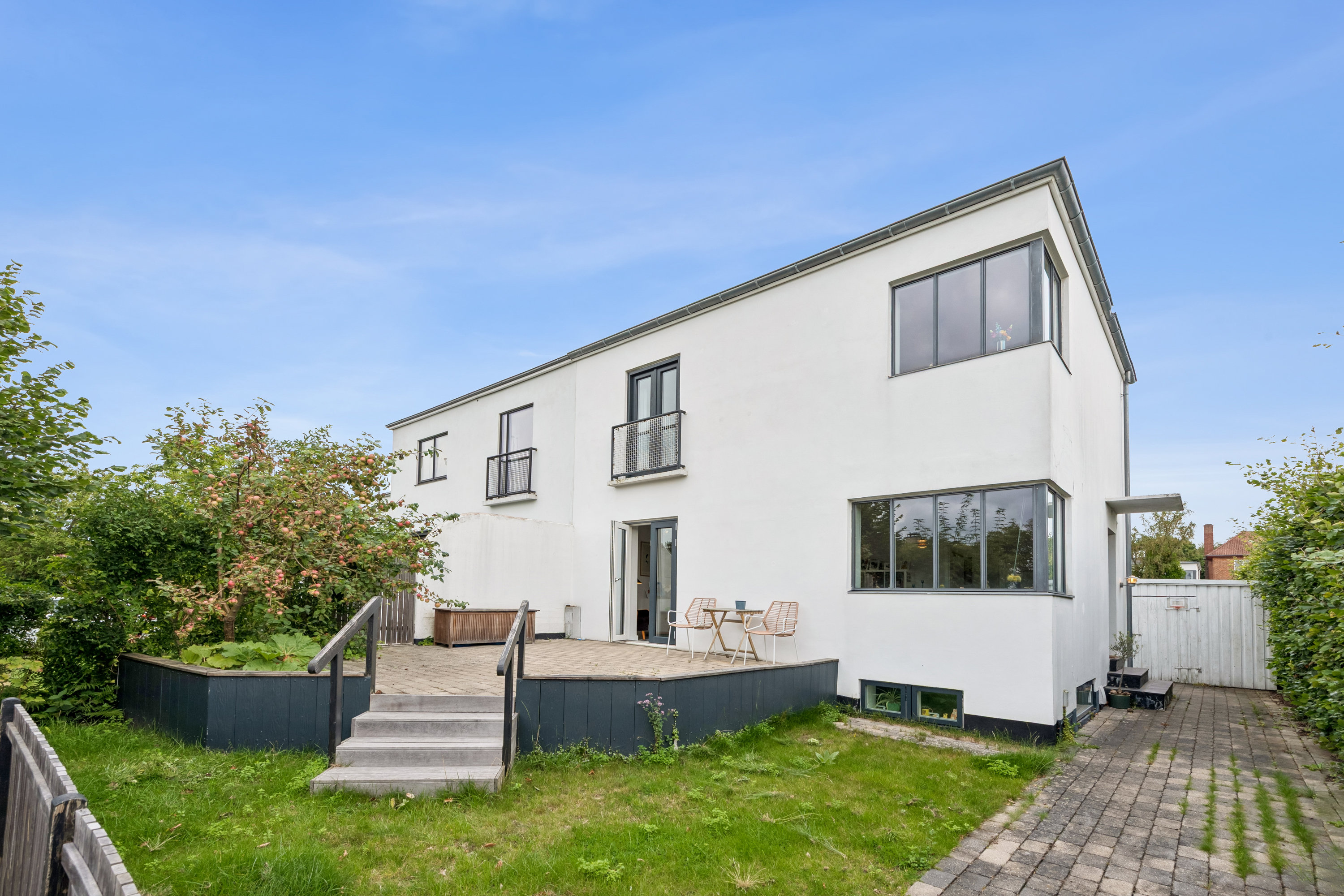 Miniaturebillede 1: ejendom 1. Billede af Christian X's Alle 82, 2800 Kongens Lyngby