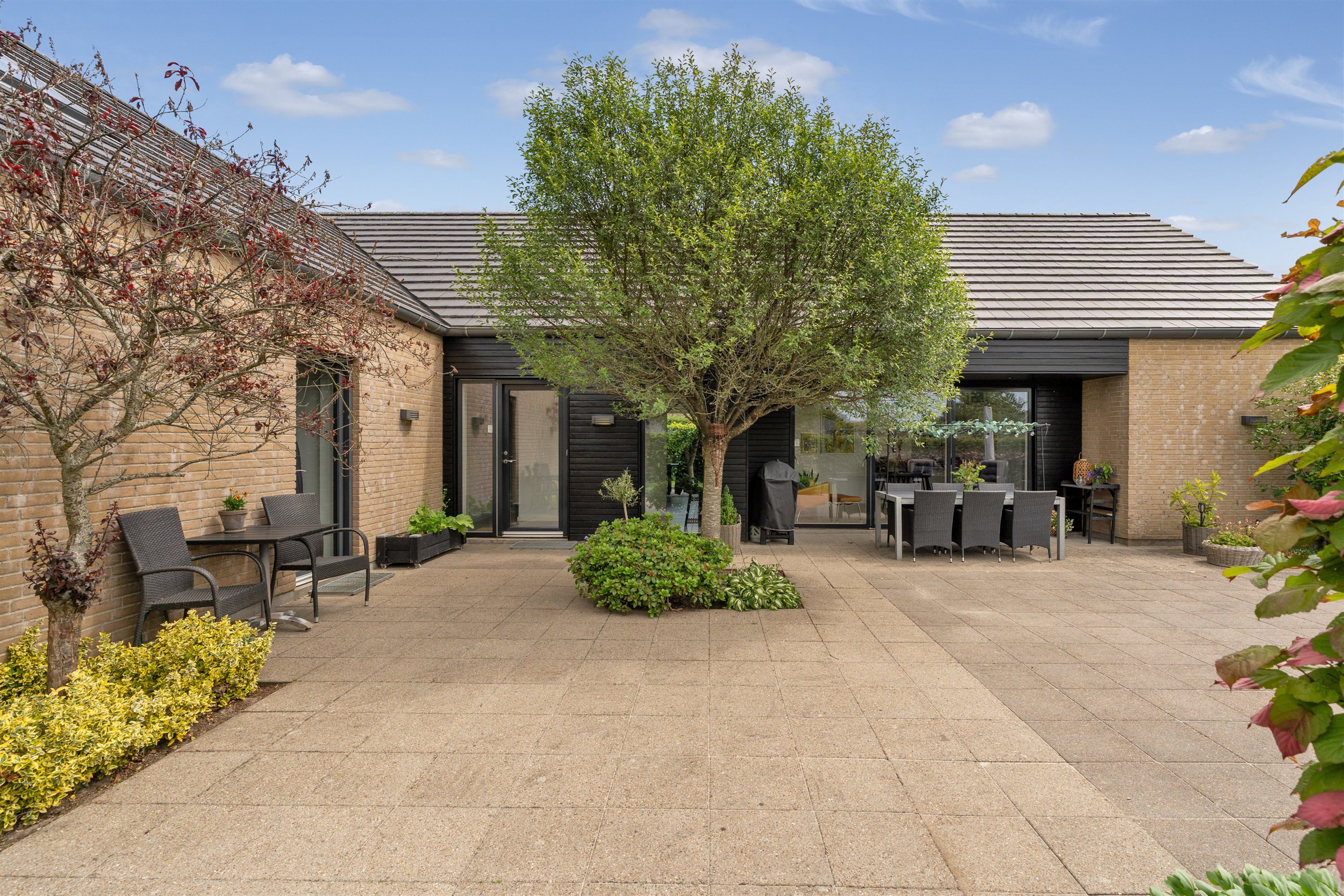 Fremhævet ejendommen billede i fuldskærmstilstand. Billede af Lillevang 95, 7190 Billund