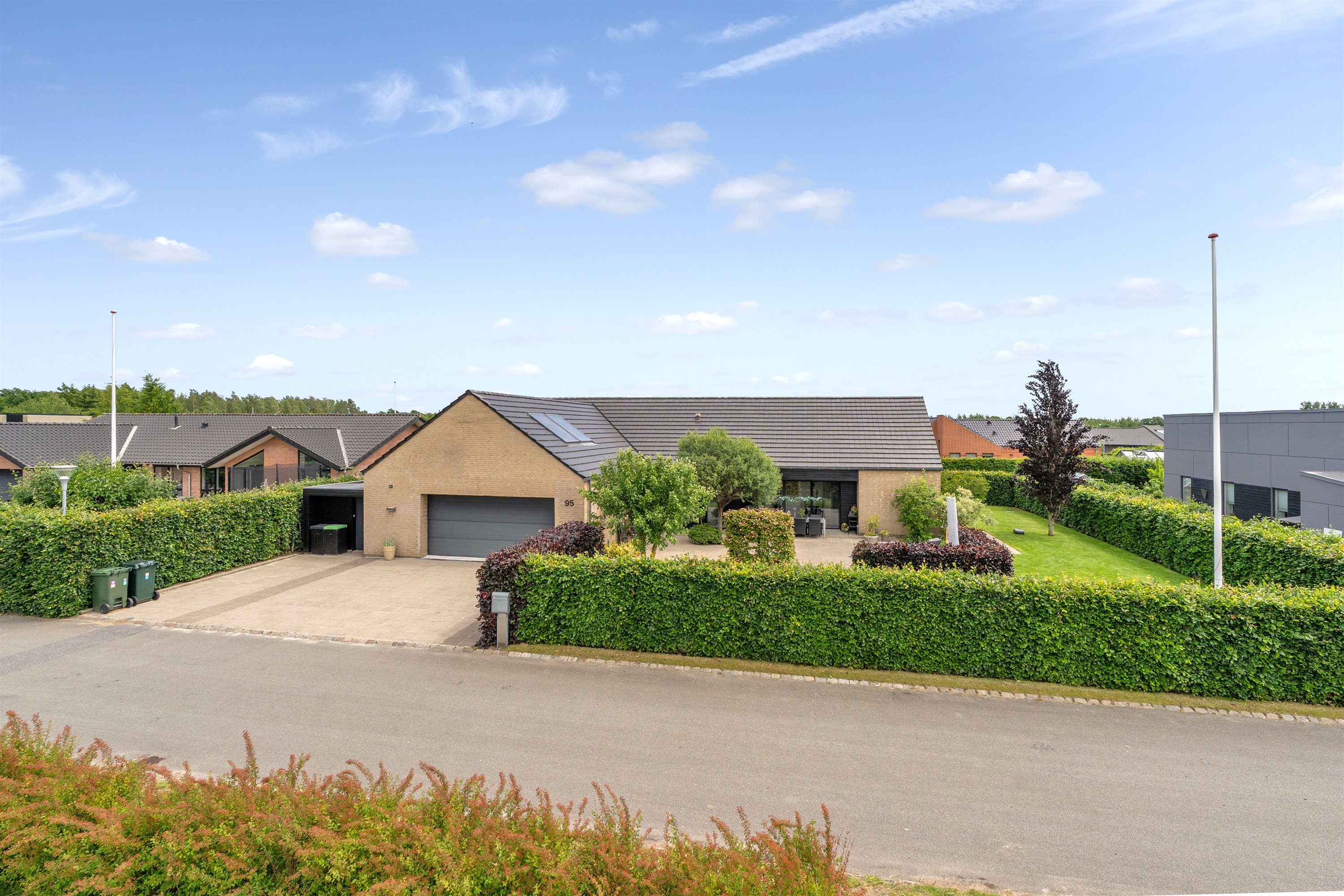 Miniaturebillede 1: ejendommen. Billede af Lillevang 95, 7190 Billund