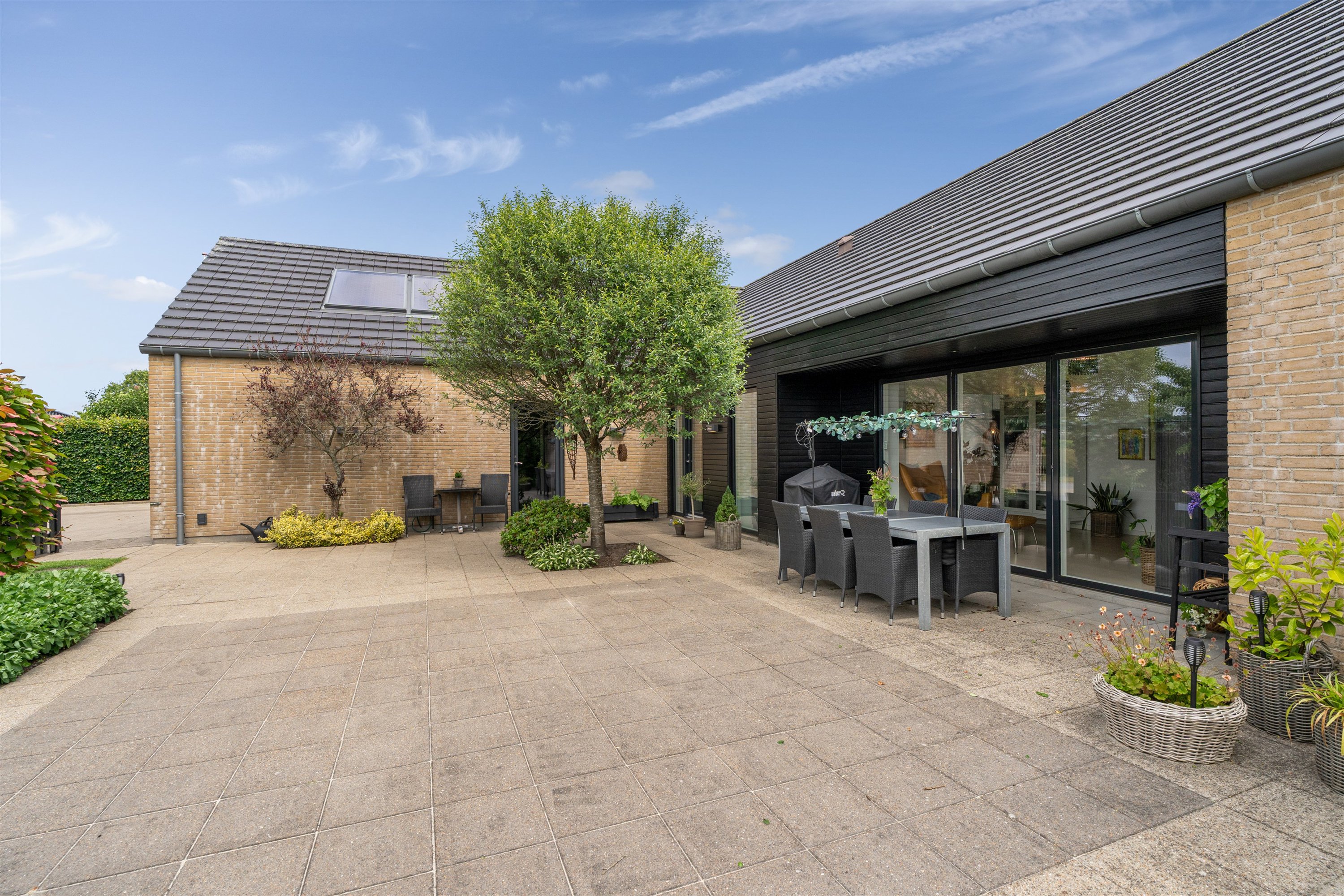 Fremhævet ejendommen billede i fuldskærmstilstand. Billede af Lillevang 95, 7190 Billund