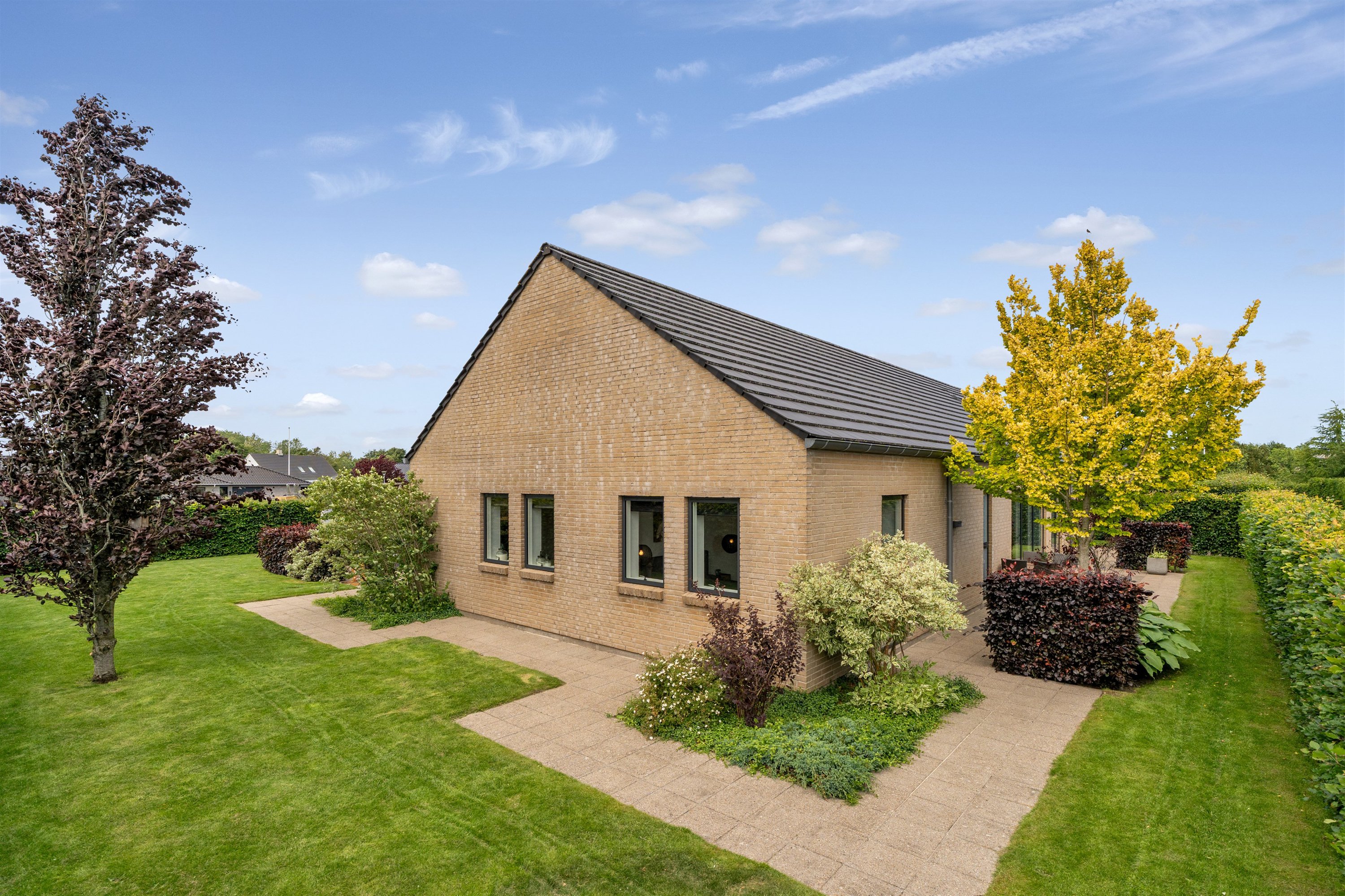 Fremhævet ejendommen billede i fuldskærmstilstand. Billede af Lillevang 95, 7190 Billund