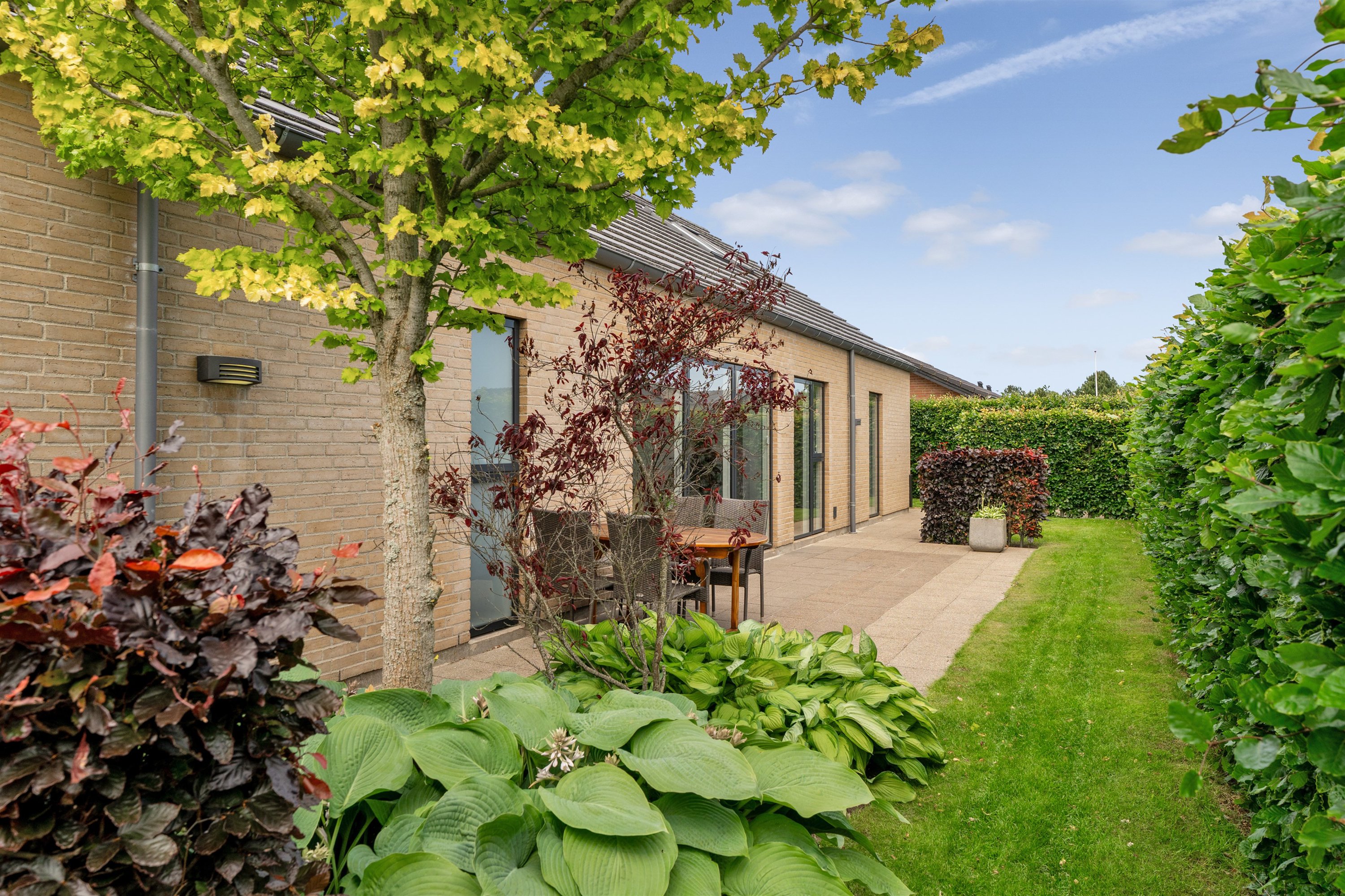 Fremhævet ejendommen billede i fuldskærmstilstand. Billede af Lillevang 95, 7190 Billund