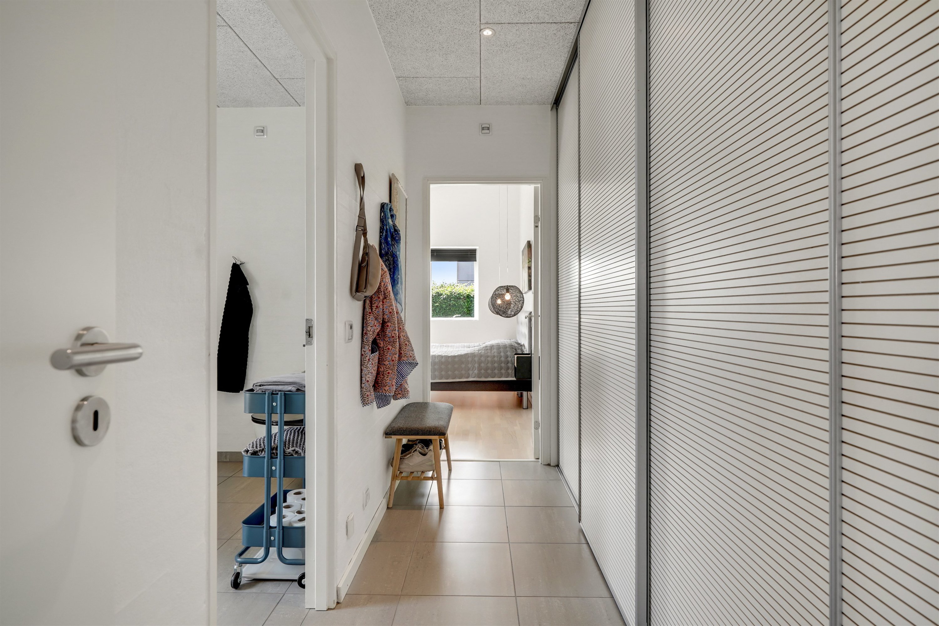 Fremhævet gang billede i fuldskærmstilstand. Billede af Lillevang 95, 7190 Billund