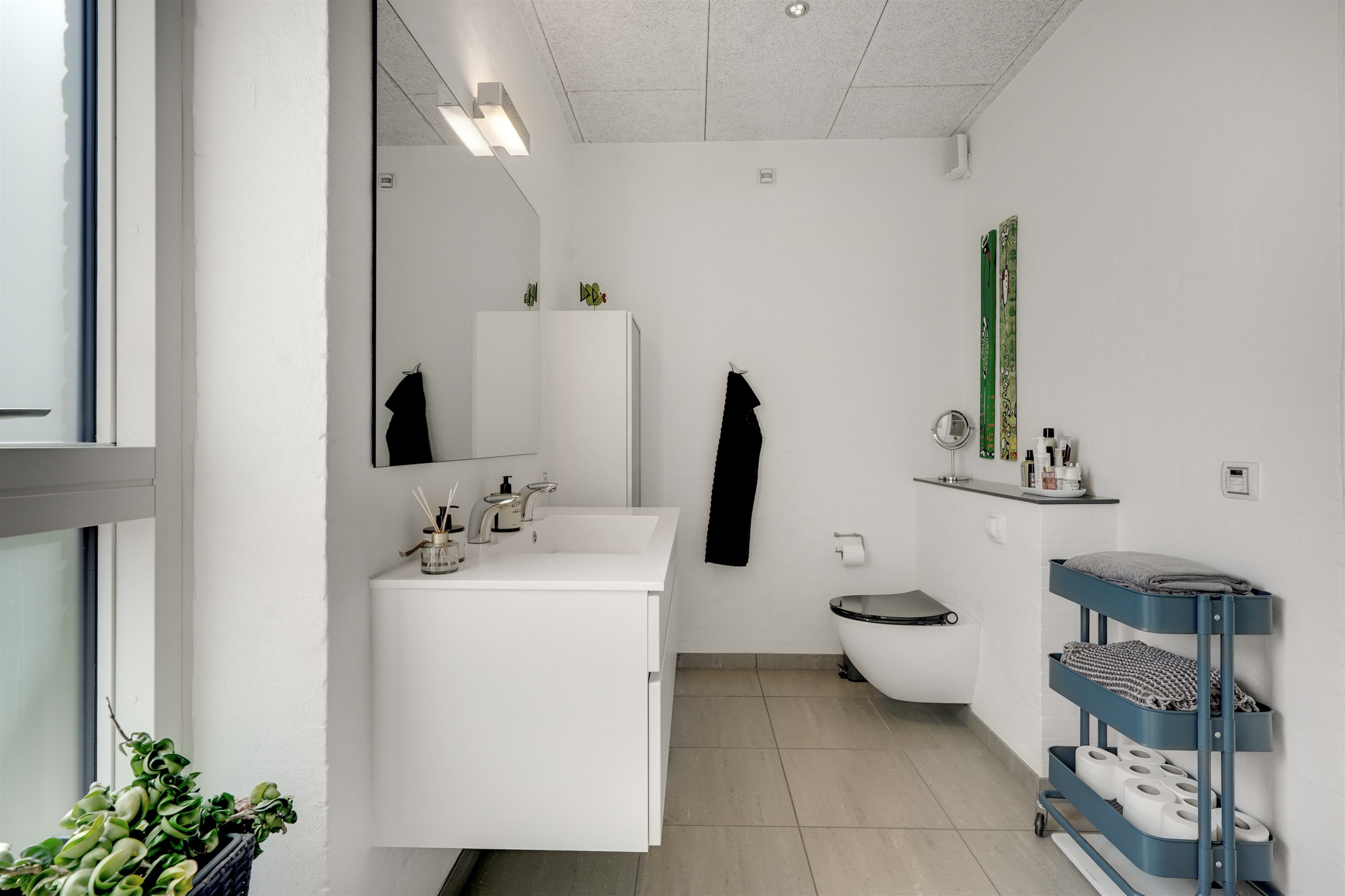 Fremhævet badeværelse billede i fuldskærmstilstand. Billede af Lillevang 95, 7190 Billund