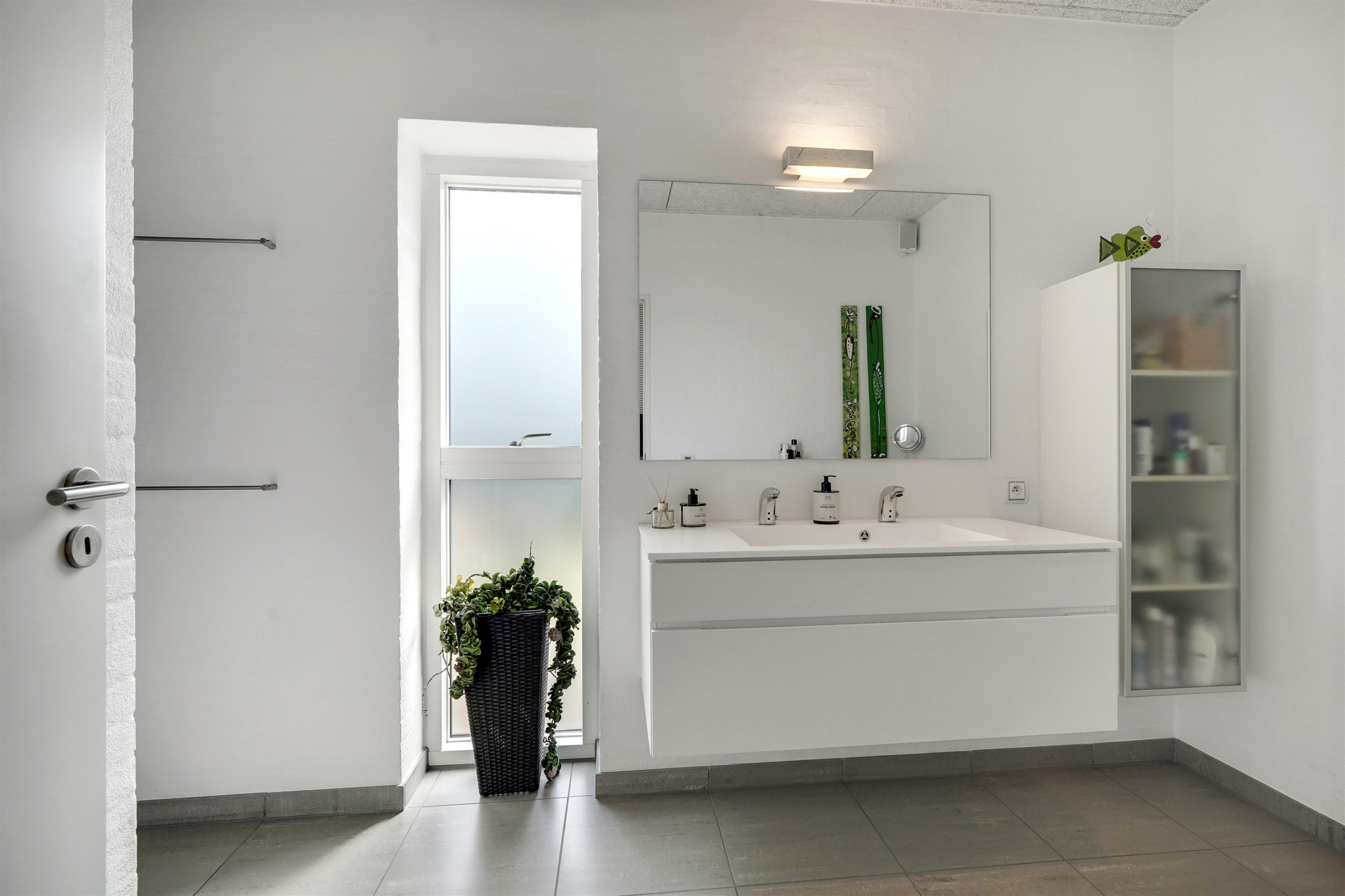 Fremhævet badeværelse billede i fuldskærmstilstand. Billede af Lillevang 95, 7190 Billund