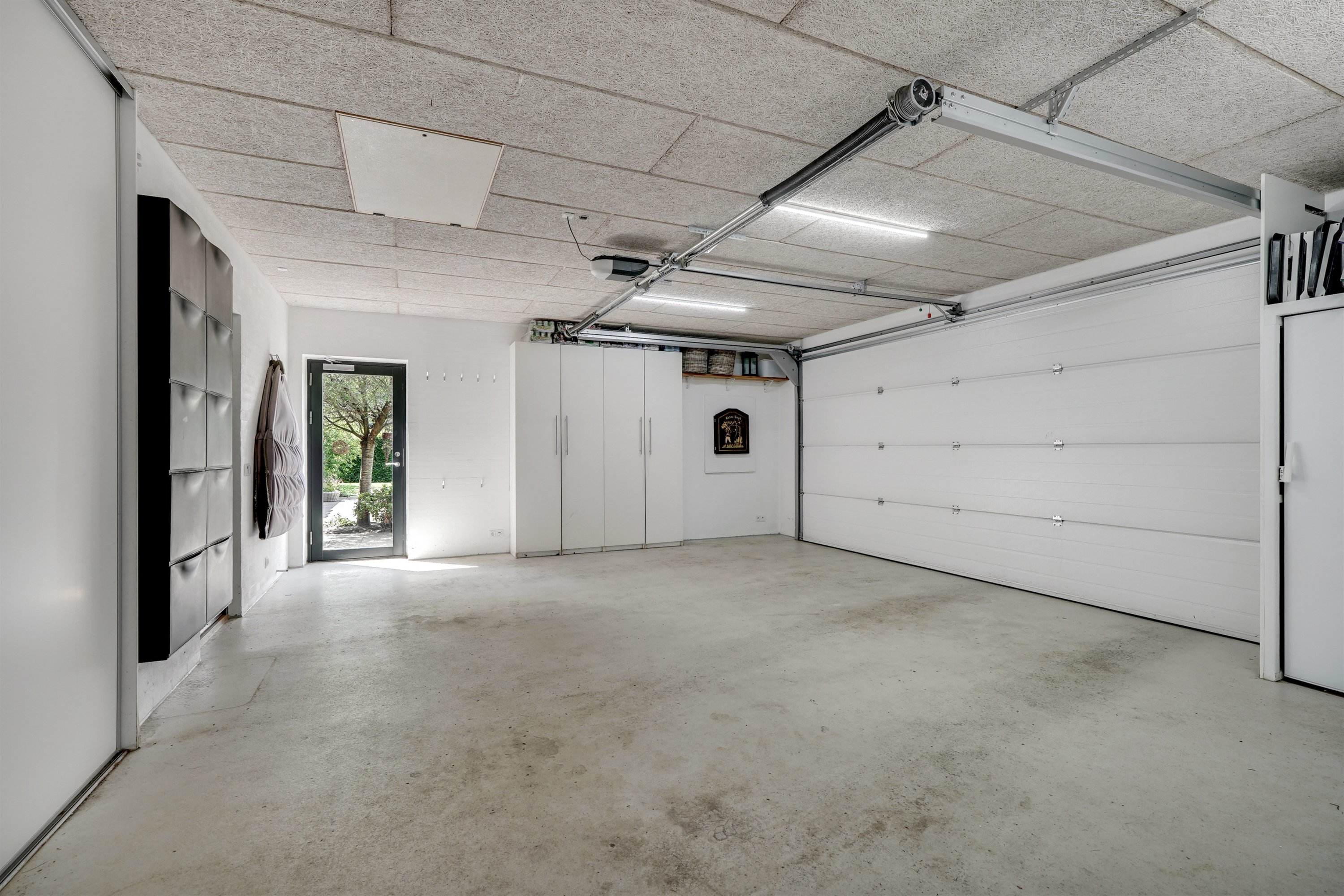 Fremhævet garage billede i fuldskærmstilstand. Billede af Lillevang 95, 7190 Billund