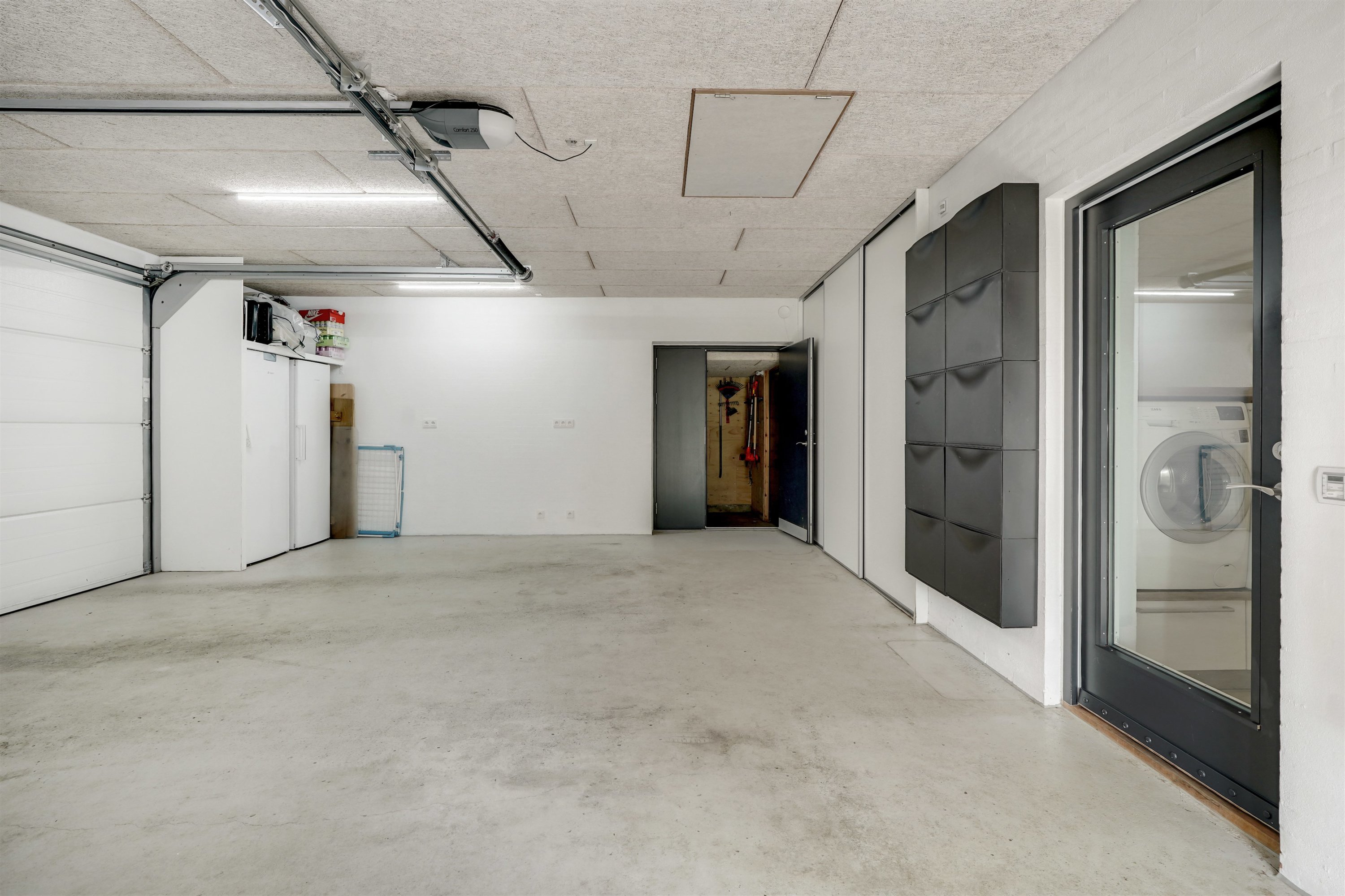 Fremhævet garage billede i fuldskærmstilstand. Billede af Lillevang 95, 7190 Billund