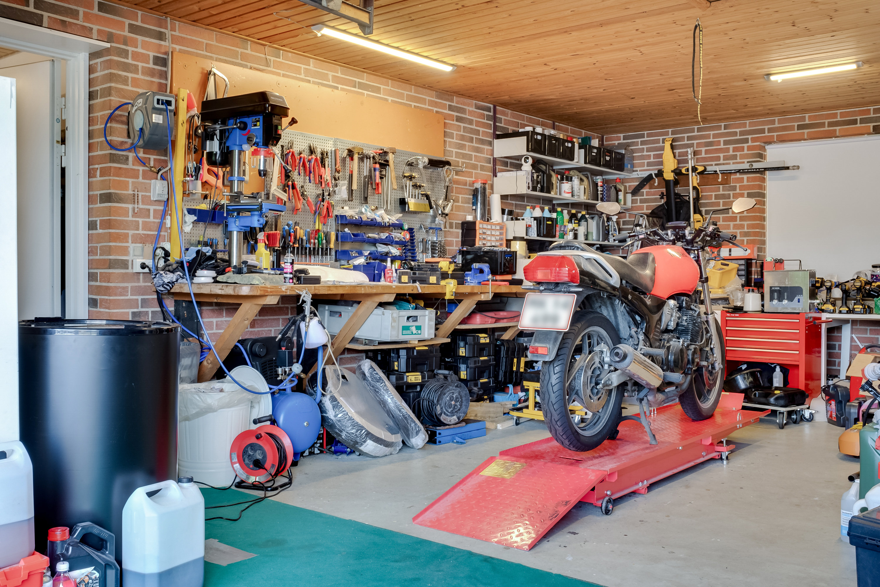 Fremhævet garage billede i fuldskærmstilstand. Billede af Flintebjergvænget 7, Nr Broby, 5672 Broby