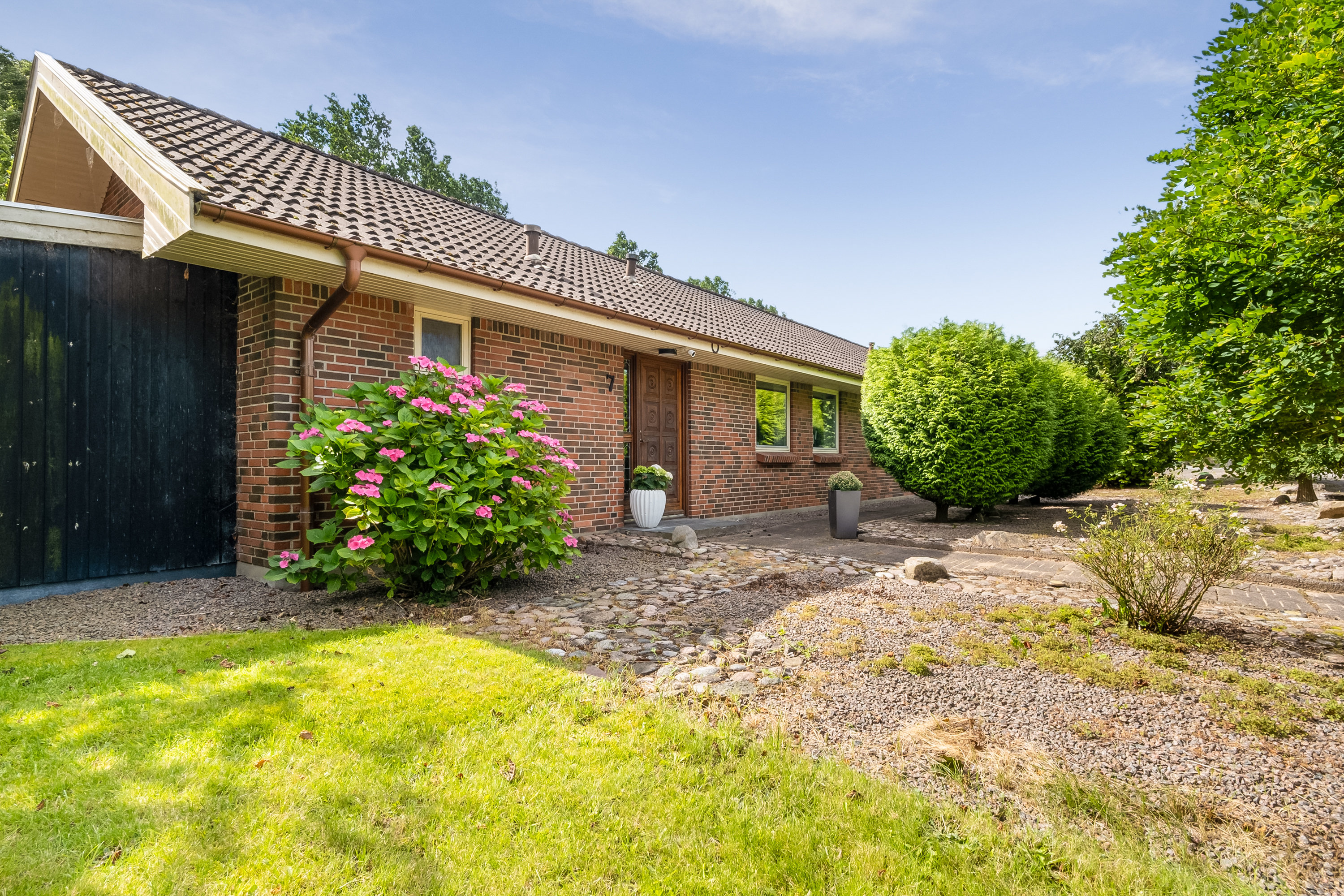 Miniaturebillede 1: facade. Billede af Flintebjergvænget 7, Nr Broby, 5672 Broby