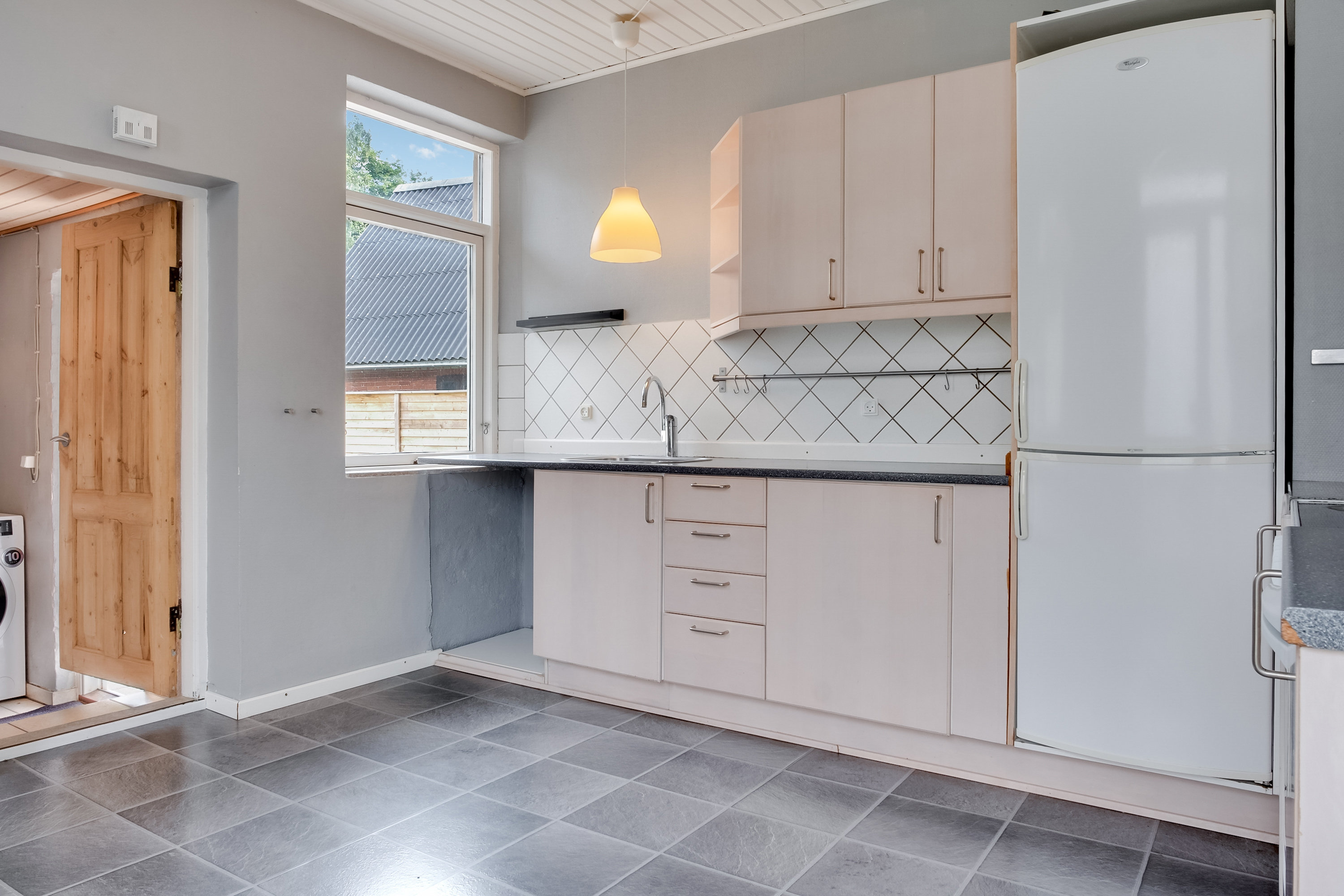 Fremhævet køkken billede i fuldskærmstilstand. Billede af Buchwaldsvej 12, Tommerup St, 5690 Tommerup