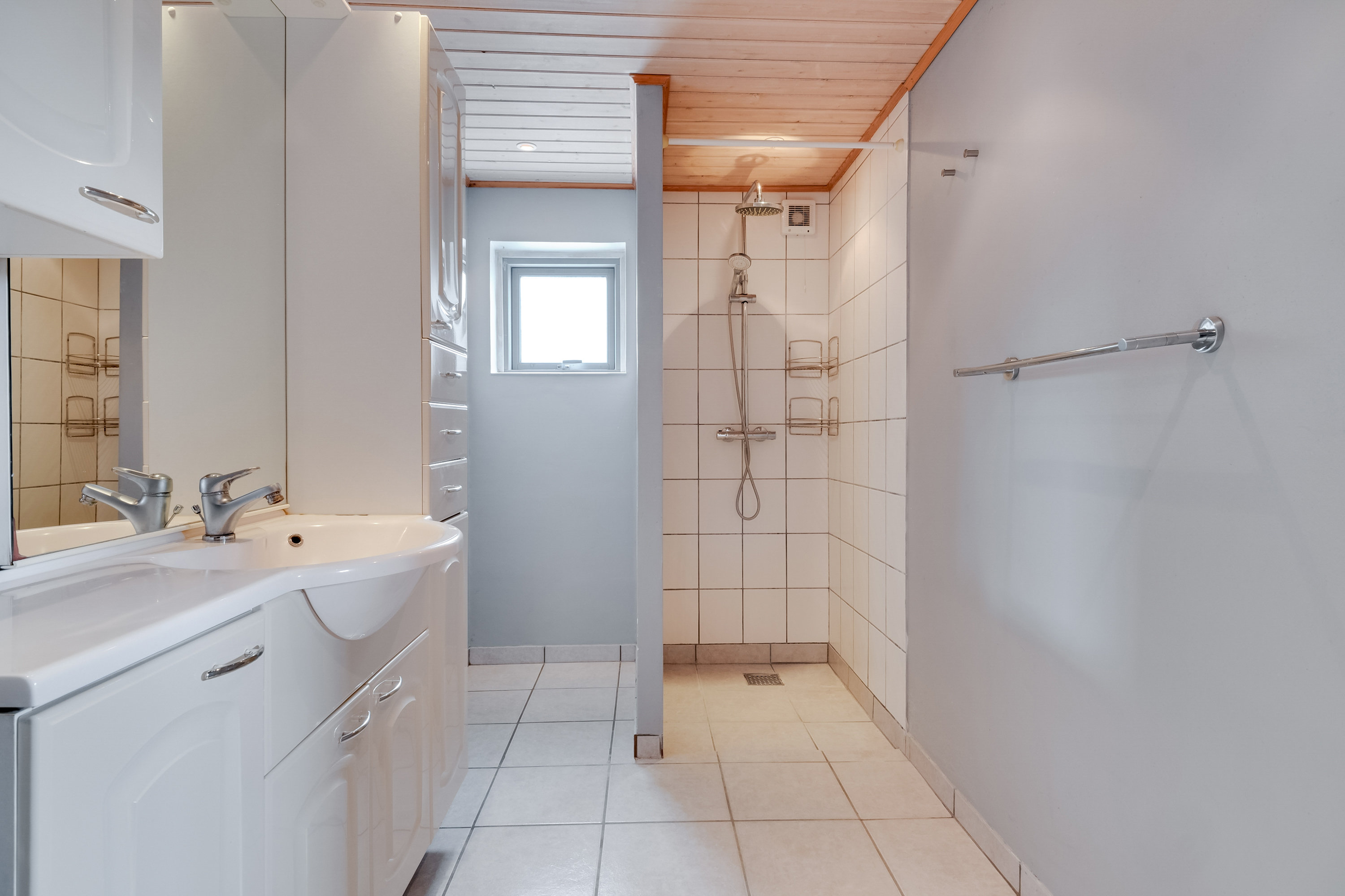 Fremhævet badeværelse billede i fuldskærmstilstand. Billede af Buchwaldsvej 12, Tommerup St, 5690 Tommerup