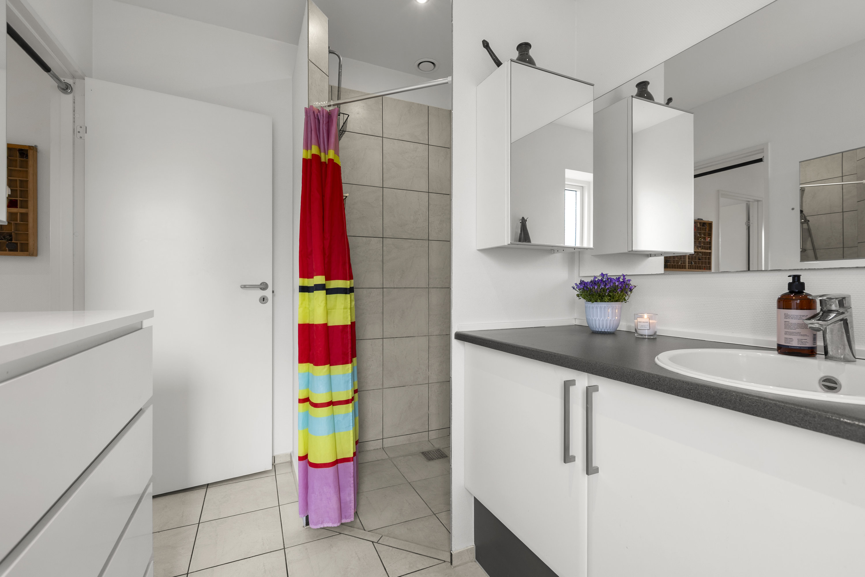 Fremhævet badeværelse billede i fuldskærmstilstand. Billede af Kildevej 24, 4130 Viby Sjælland