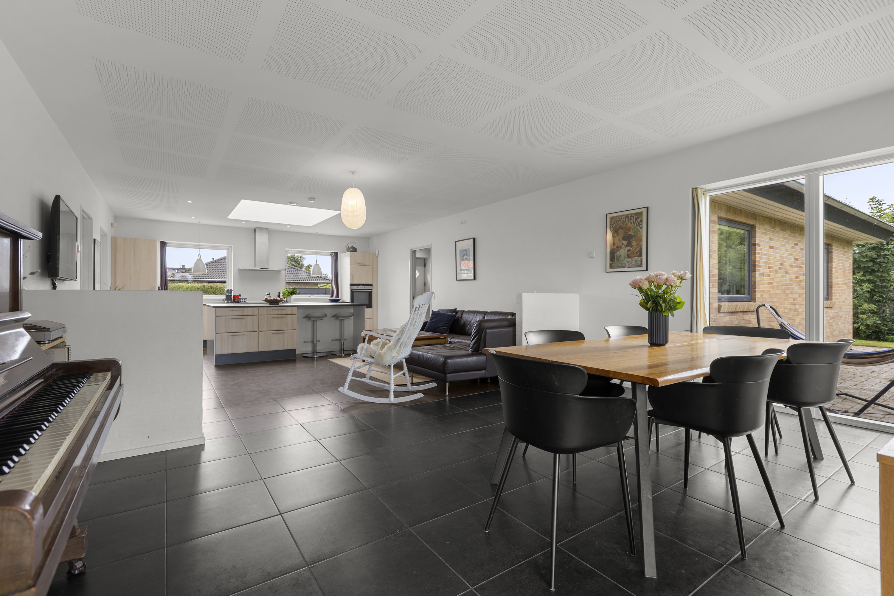 Fremhævet stue billede i fuldskærmstilstand. Billede af Kildevej 24, 4130 Viby Sjælland