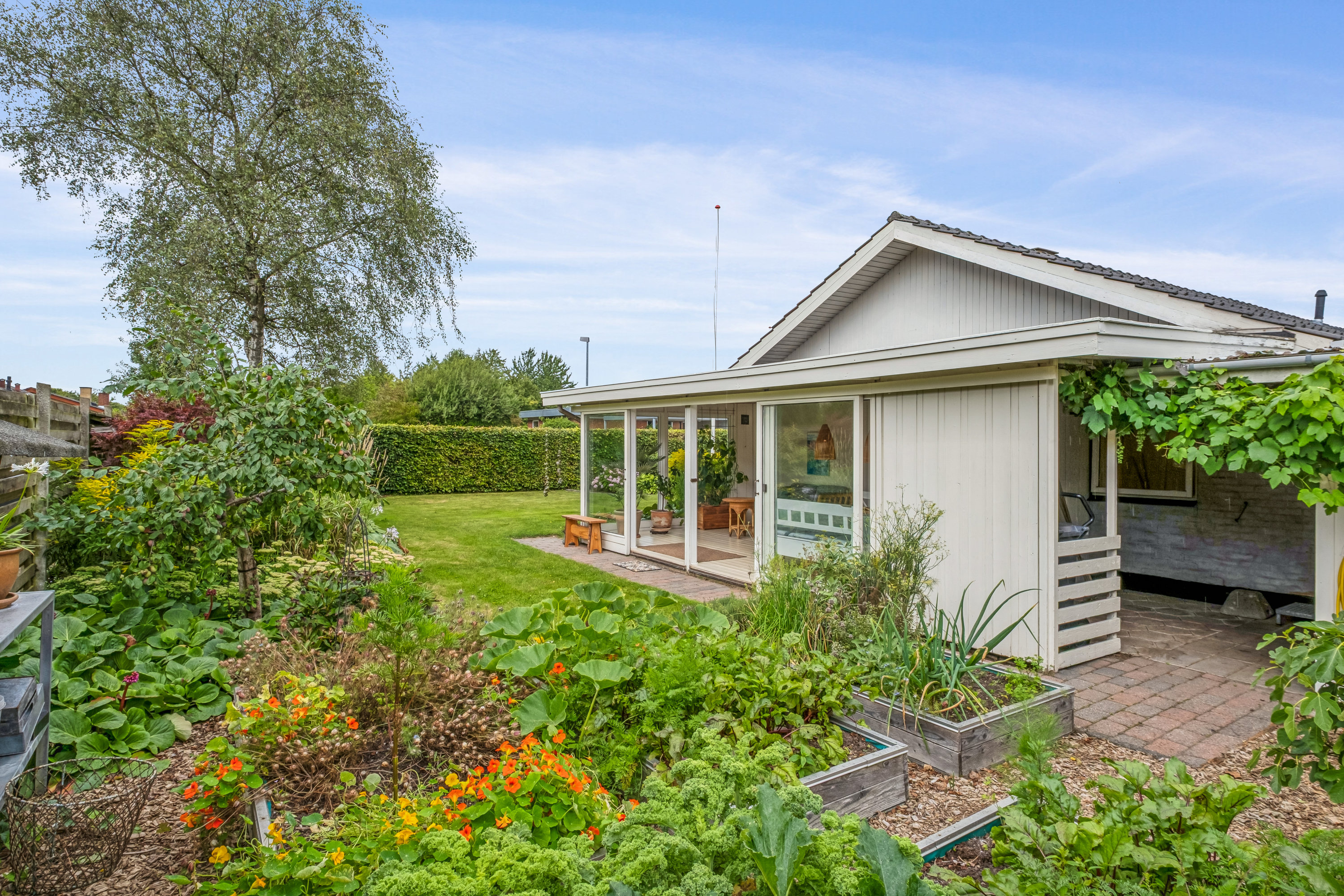 Fremhævet haven billede i fuldskærmstilstand. Billede af Præstevænget 10, 8732 Hovedgård