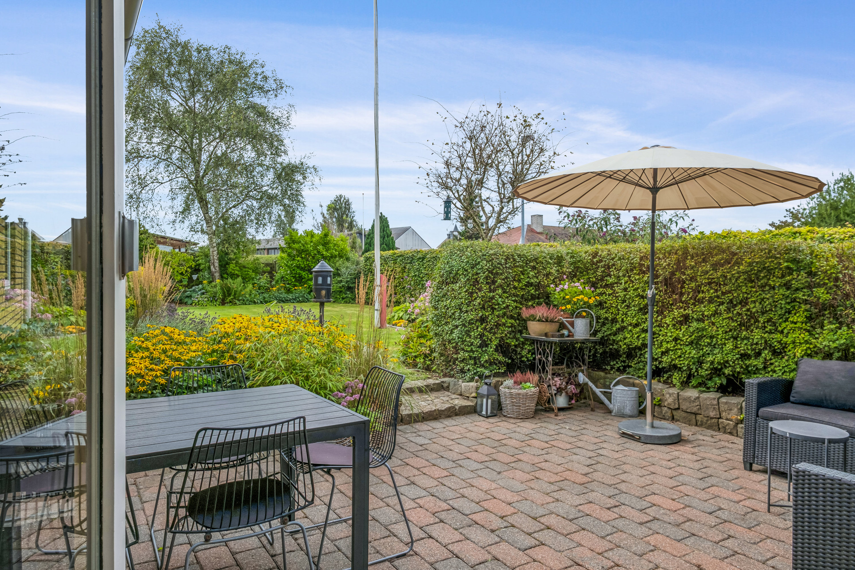 Fremhævet terrasse billede i fuldskærmstilstand. Billede af Præstevænget 10, 8732 Hovedgård