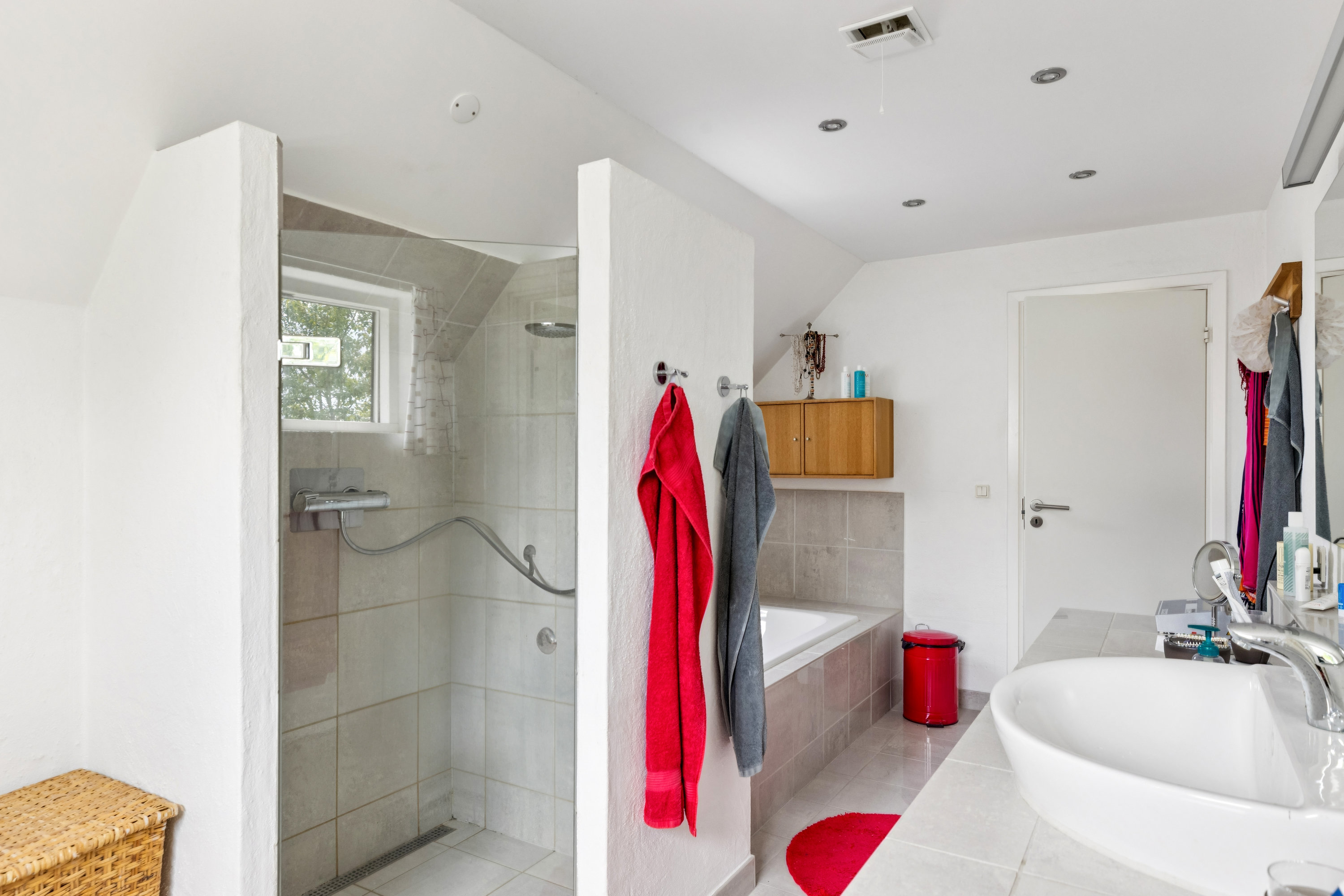 Fremhævet badeværelse billede i fuldskærmstilstand. Billede af Bækbjerg 8, Rinkenæs, 6300 Gråsten
