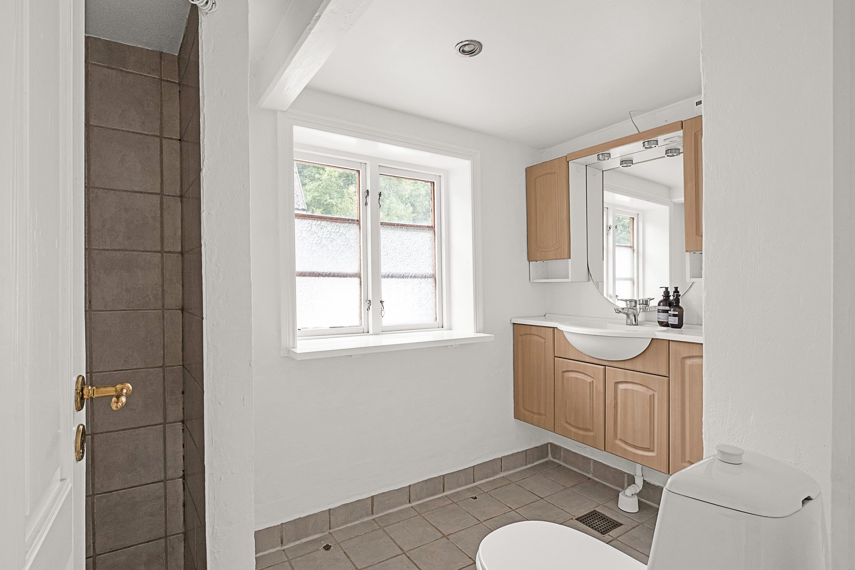 Fremhævet badeværelse billede i fuldskærmstilstand. Billede af Elstedvej 49, Terp, 8200 Aarhus N