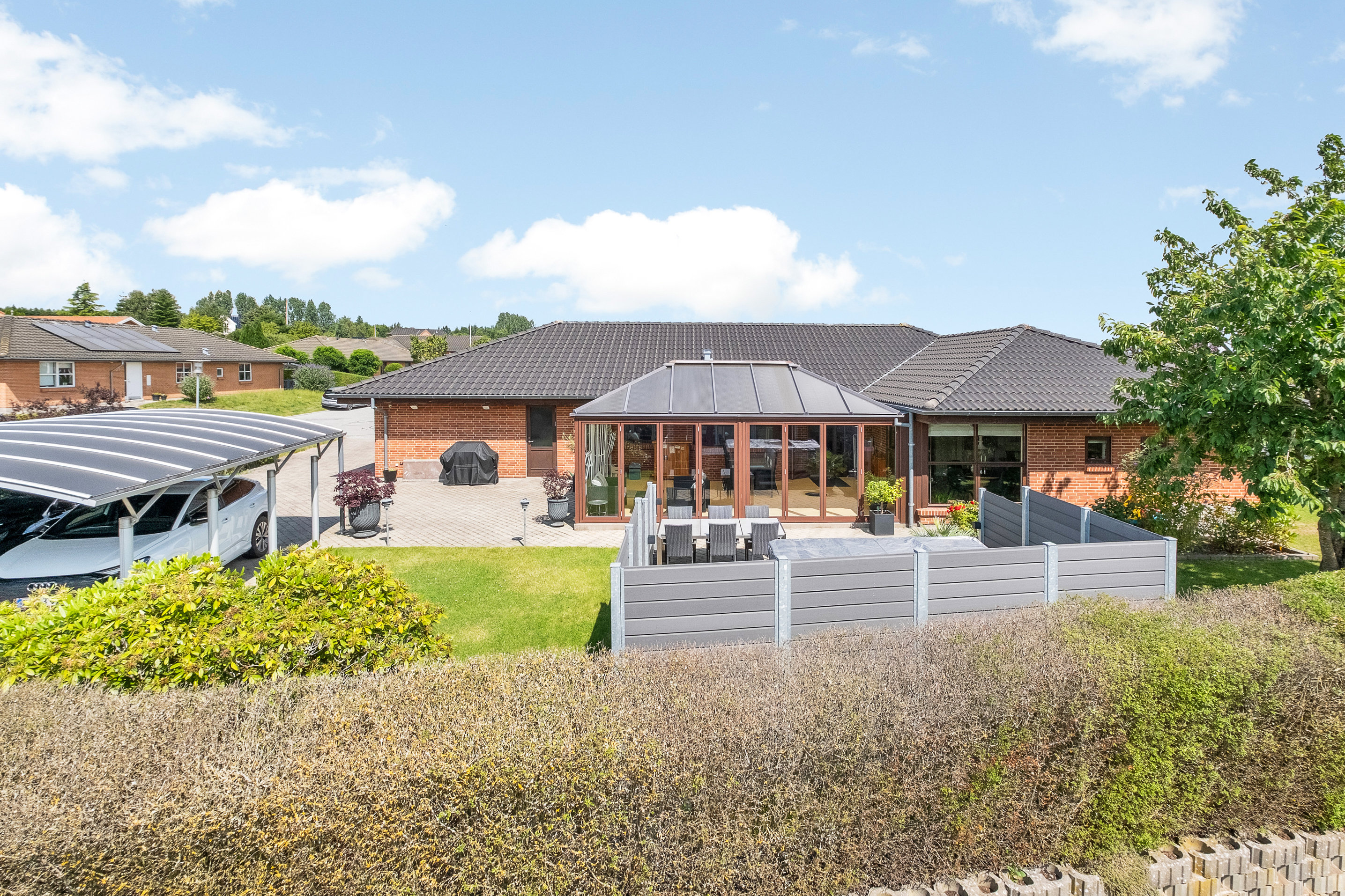 Fremhævet facade billede i fuldskærmstilstand. Billede af Blåbærhaven 47, 8520 Lystrup