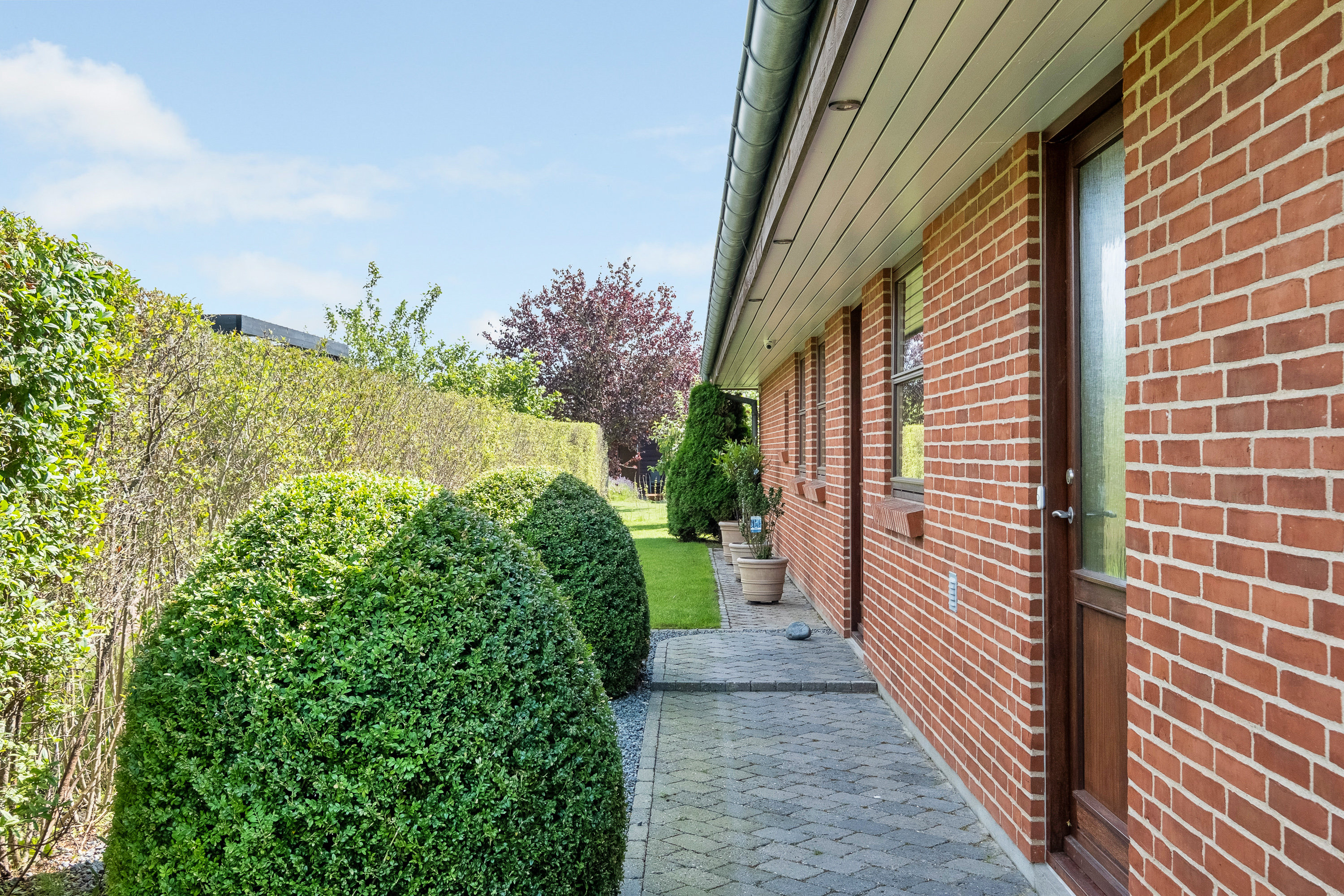 Fremhævet facade billede i fuldskærmstilstand. Billede af Blåbærhaven 47, 8520 Lystrup