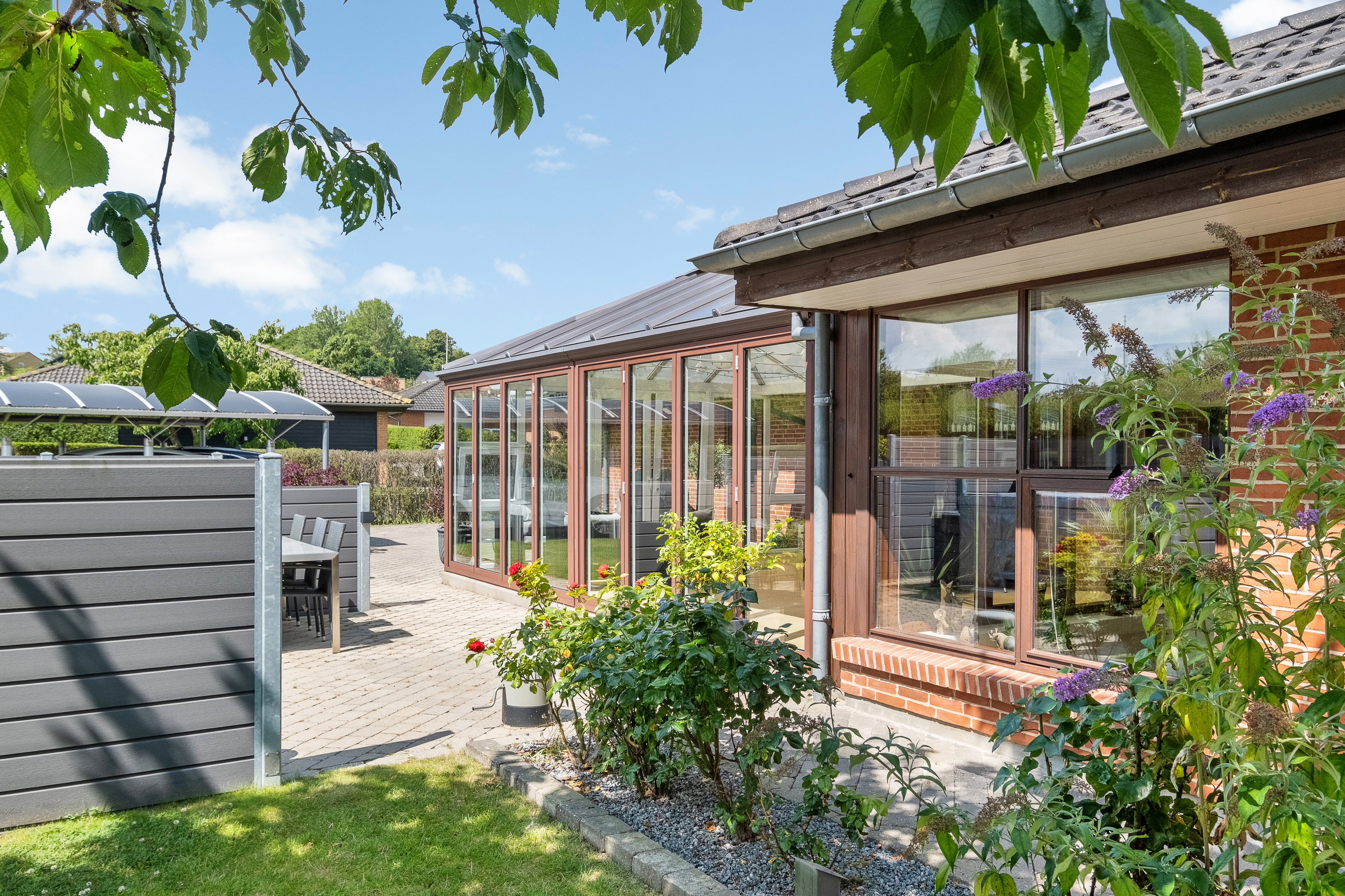 Fremhævet facade billede i fuldskærmstilstand. Billede af Blåbærhaven 47, 8520 Lystrup